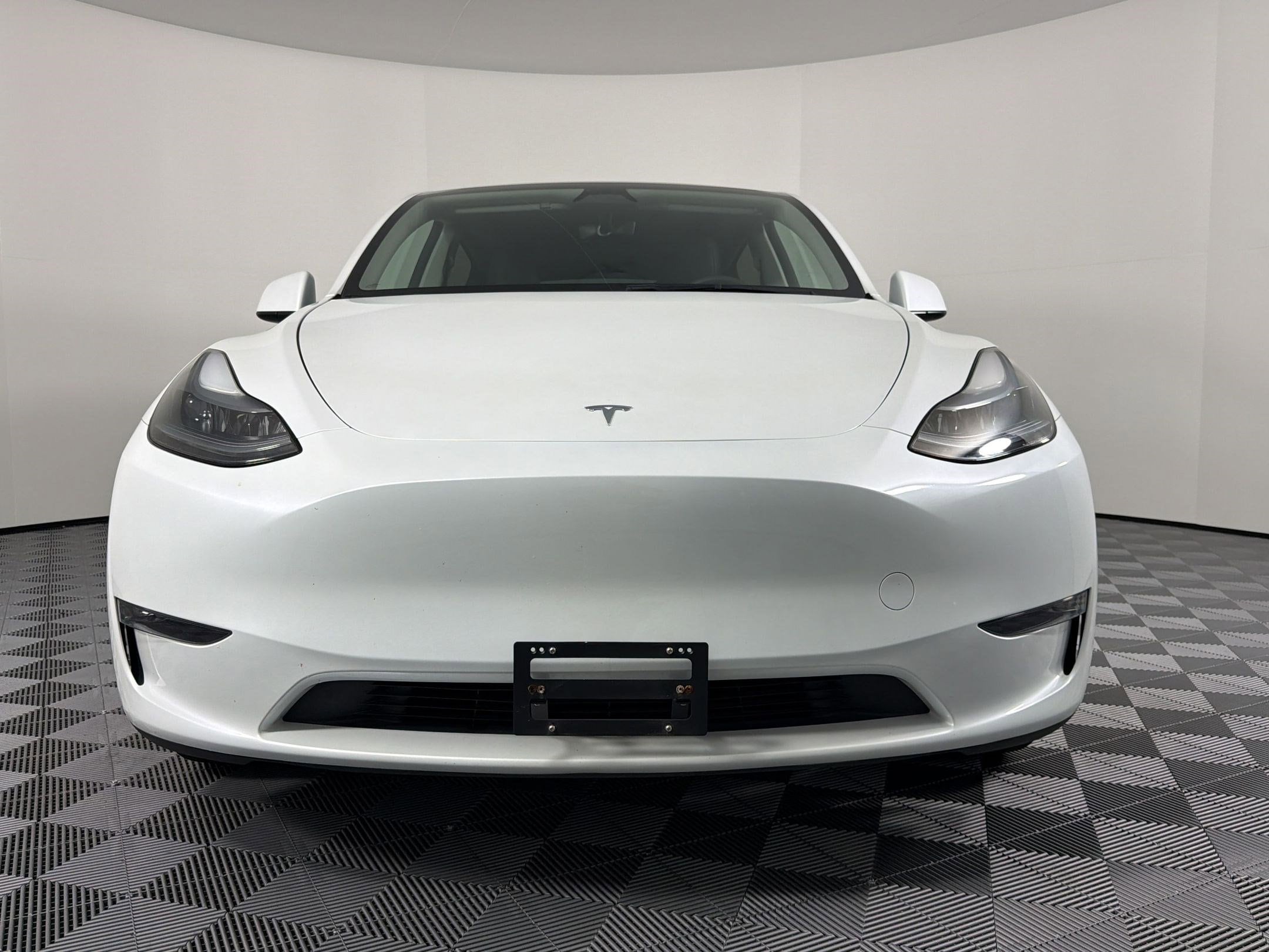 Model Y Base SUV