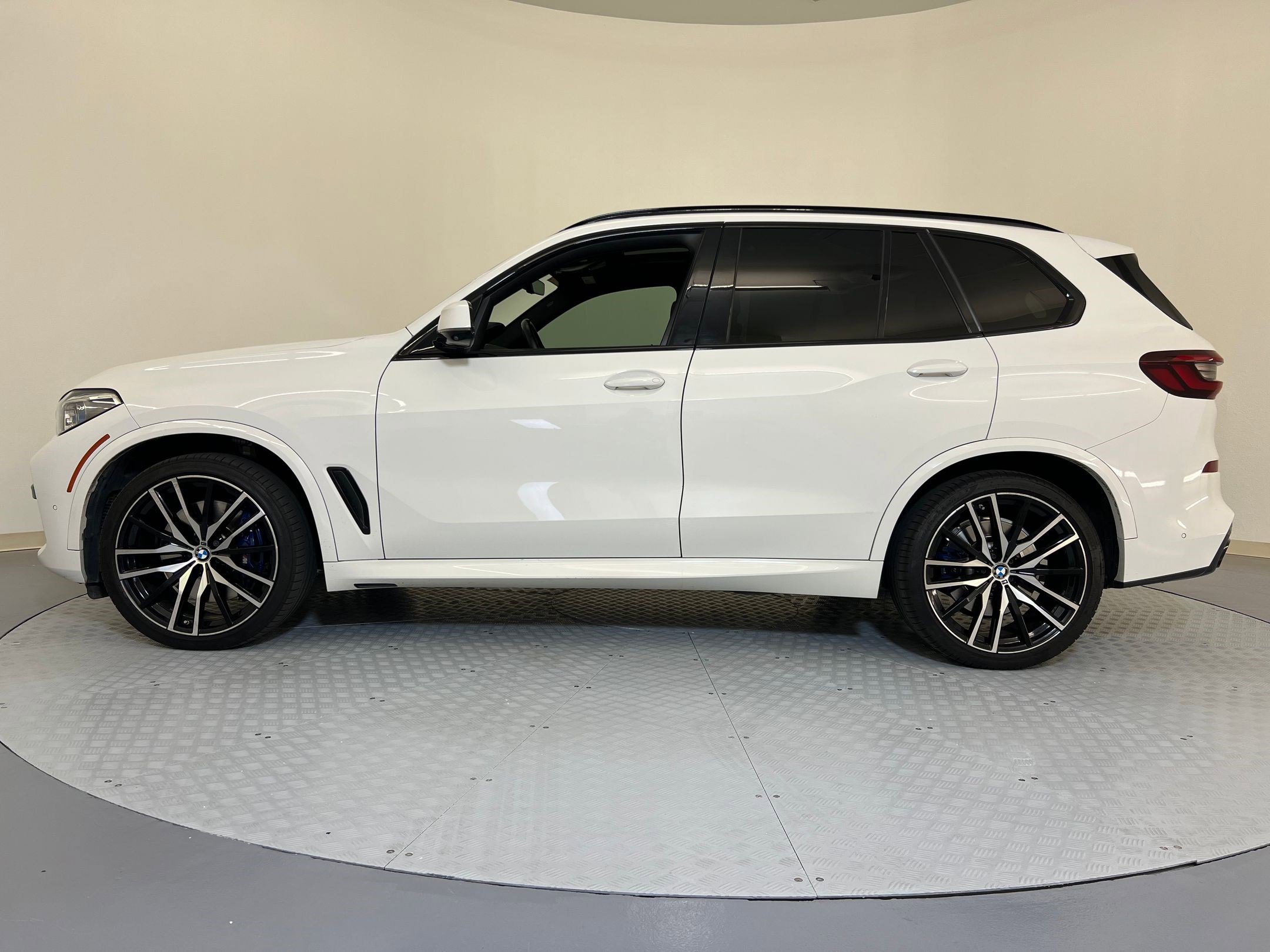 2021 Bmw X5 M50i photo 2