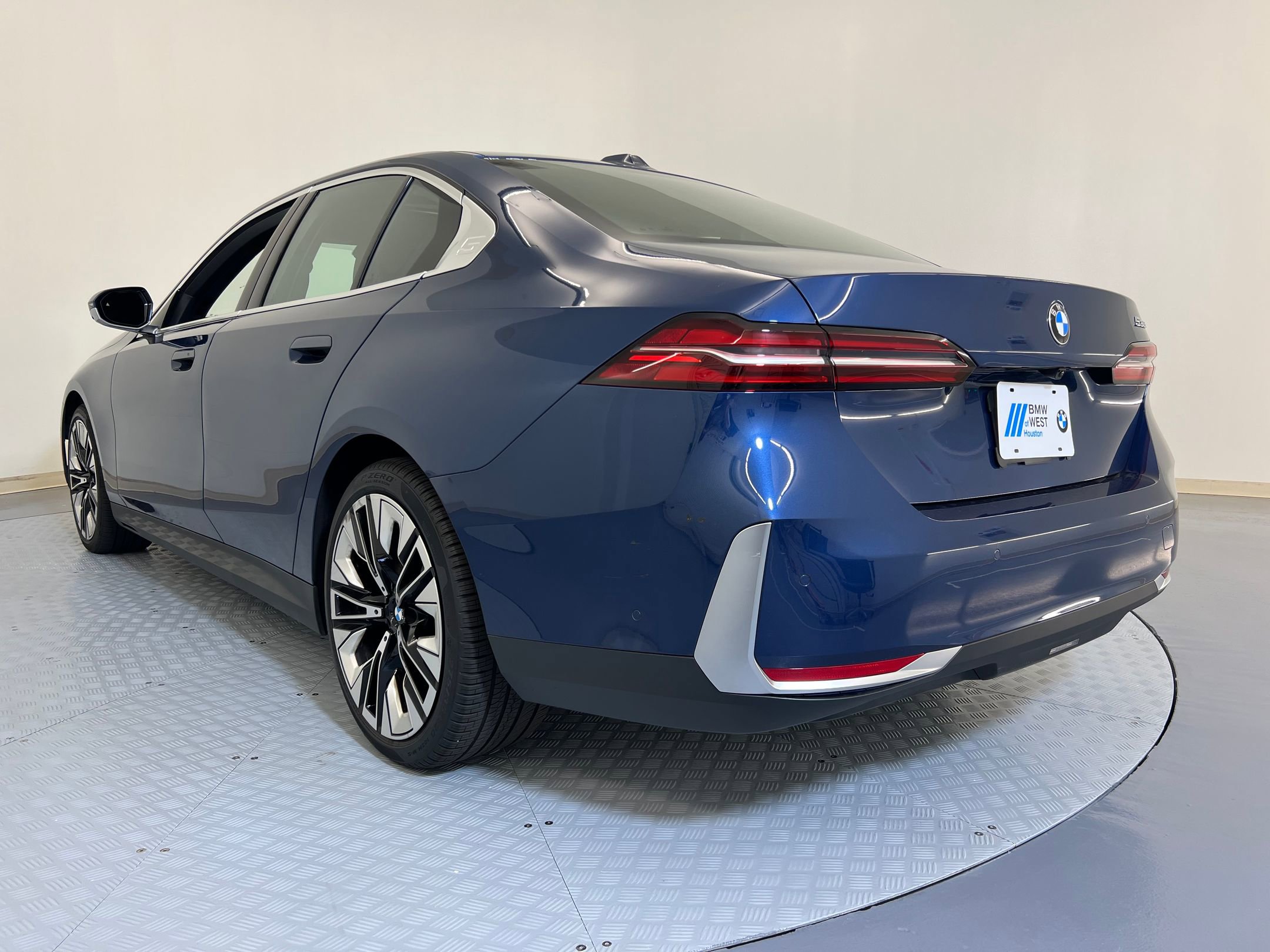 2025 Bmw 530i photo 3