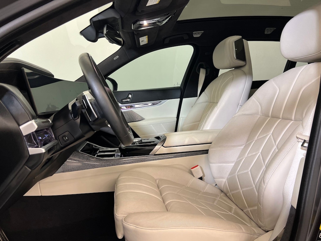 Certified 2023 BMW 760i xDrive Sedan