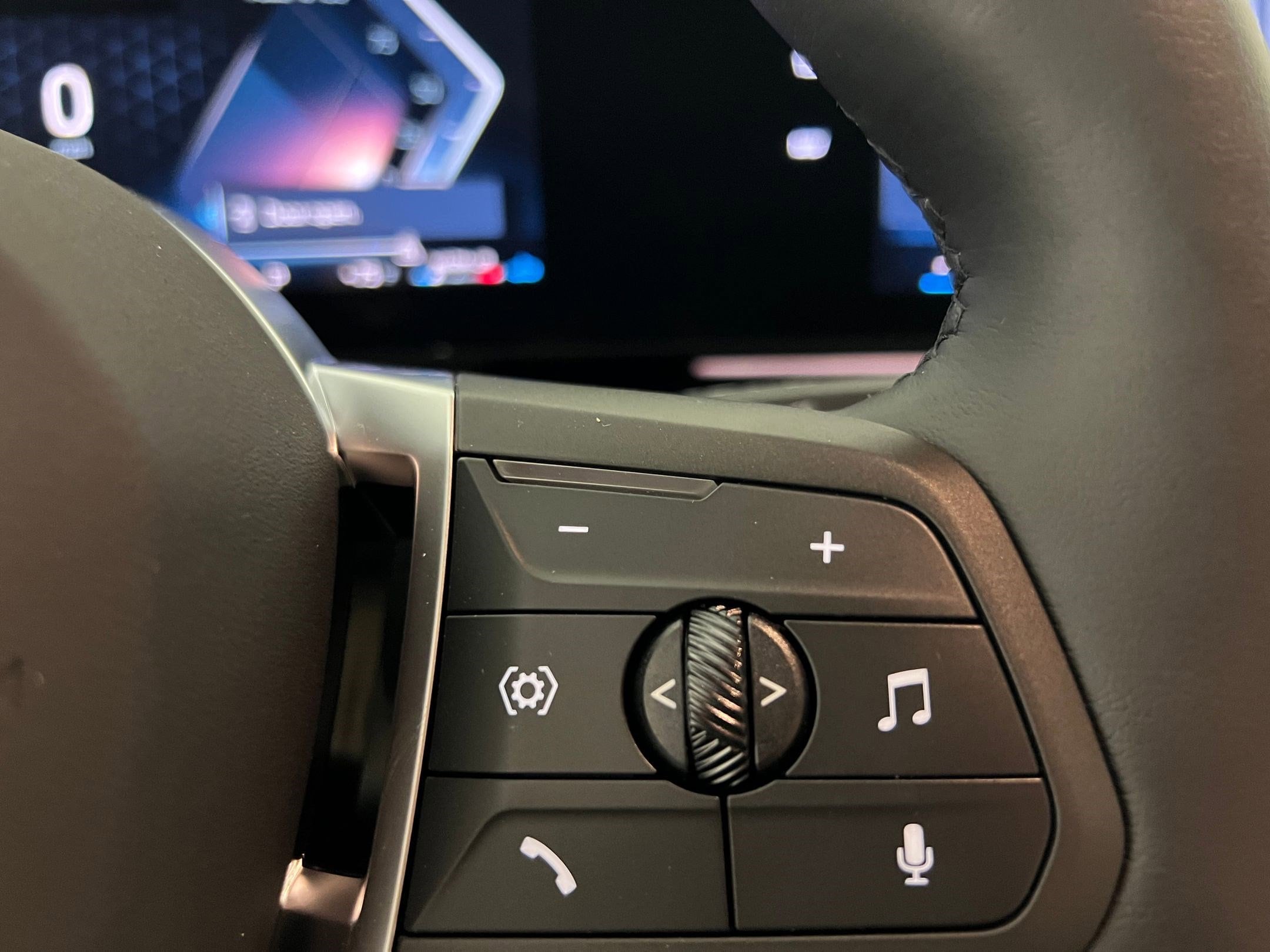 2025 BMW X2 28i - Photo 24