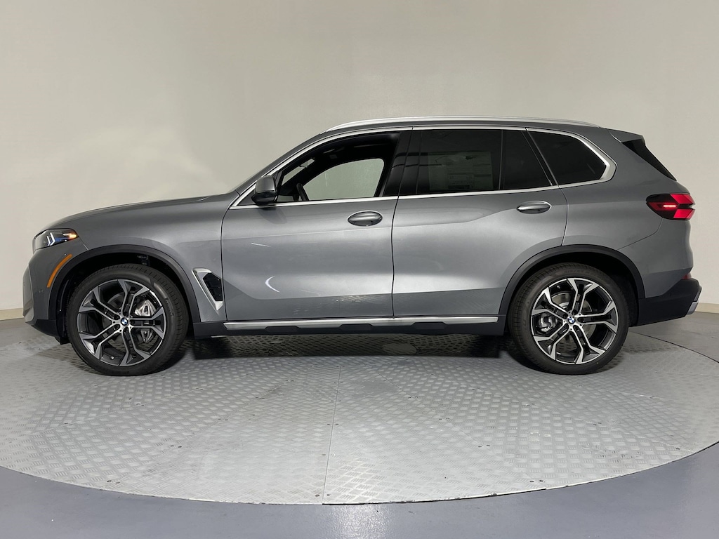New 2026 BMW X5 sDrive40i SUV