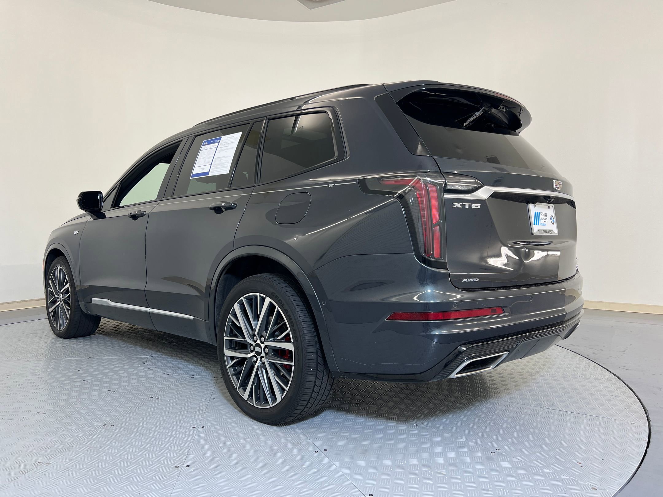 2022 Cadillac XT6 Sport photo 2