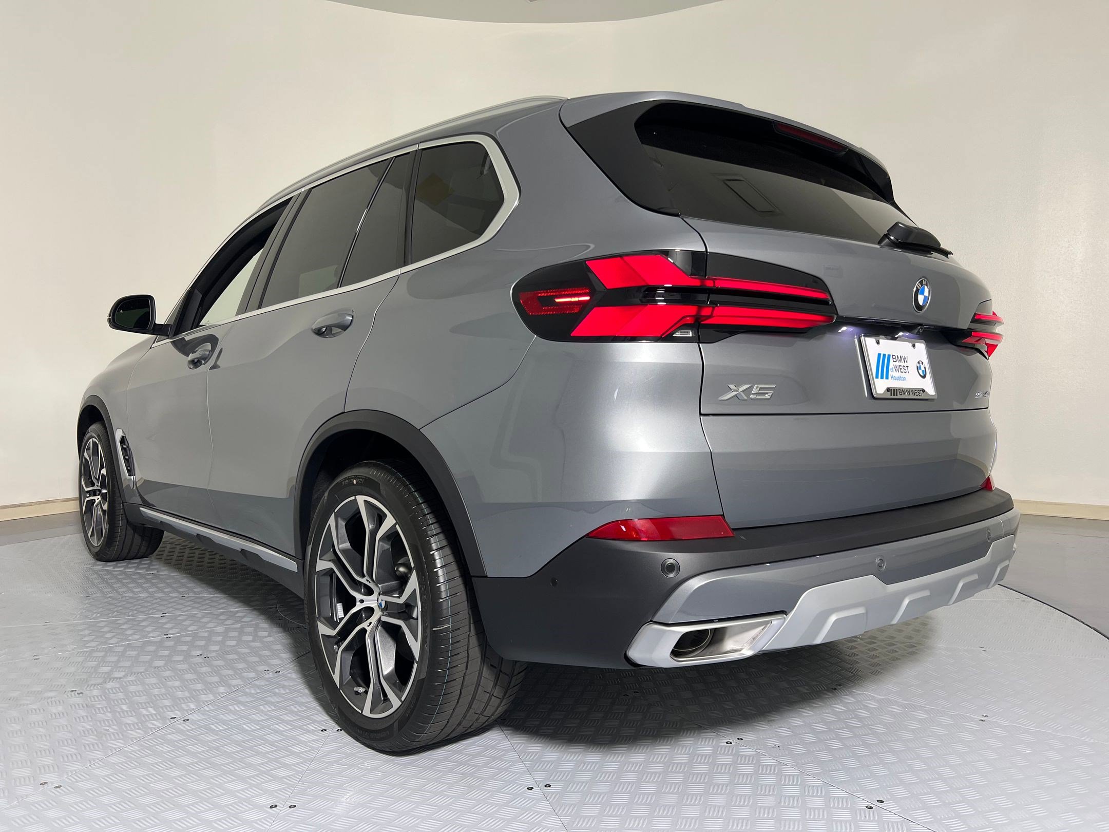 2026 Bmw X5 sDrive40i photo 2
