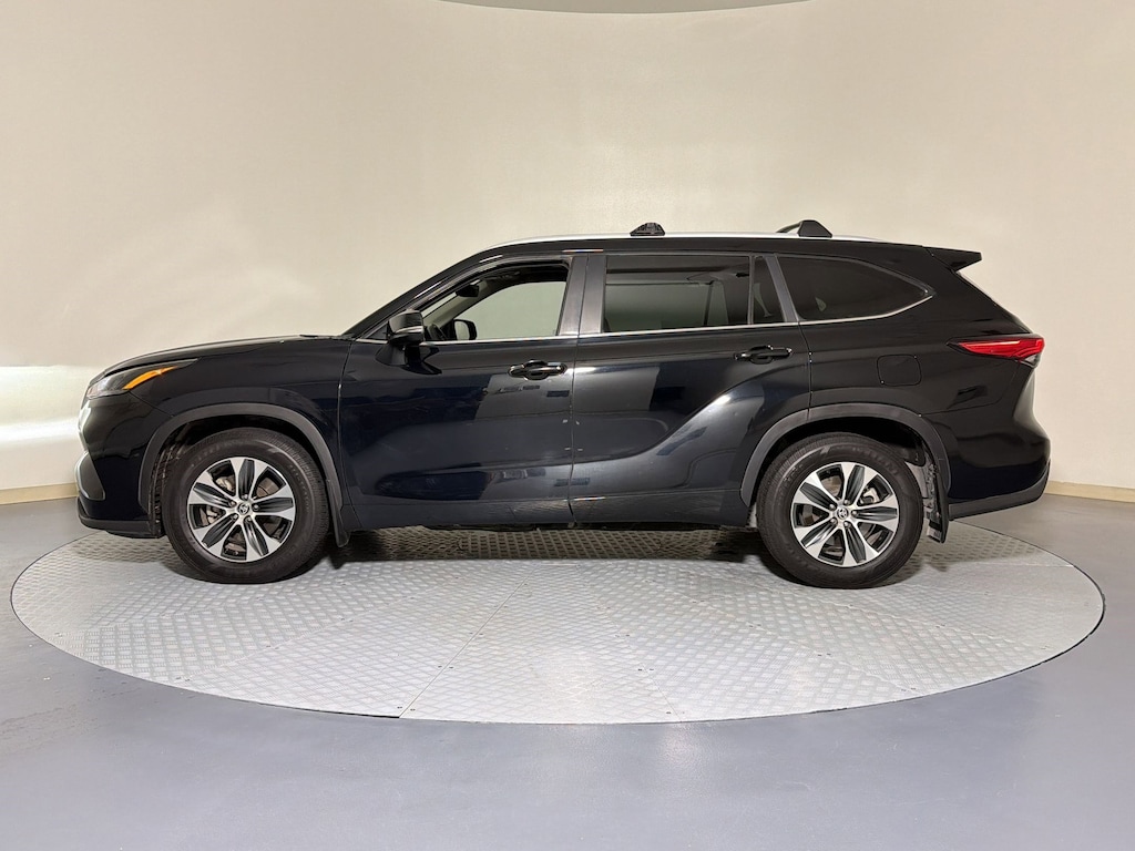 Used 2023 Toyota Highlander XLE SUV