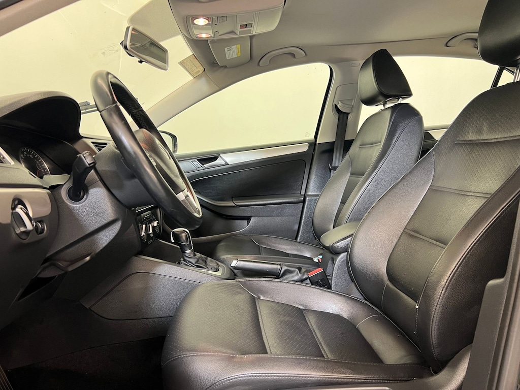 Used 2014 Volkswagen Jetta 1.8T SE w/PZEV Sedan