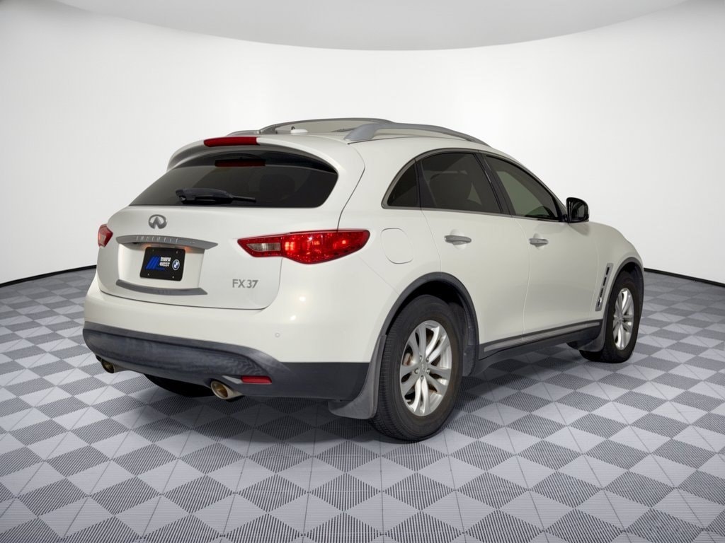 FX37 Base SUV