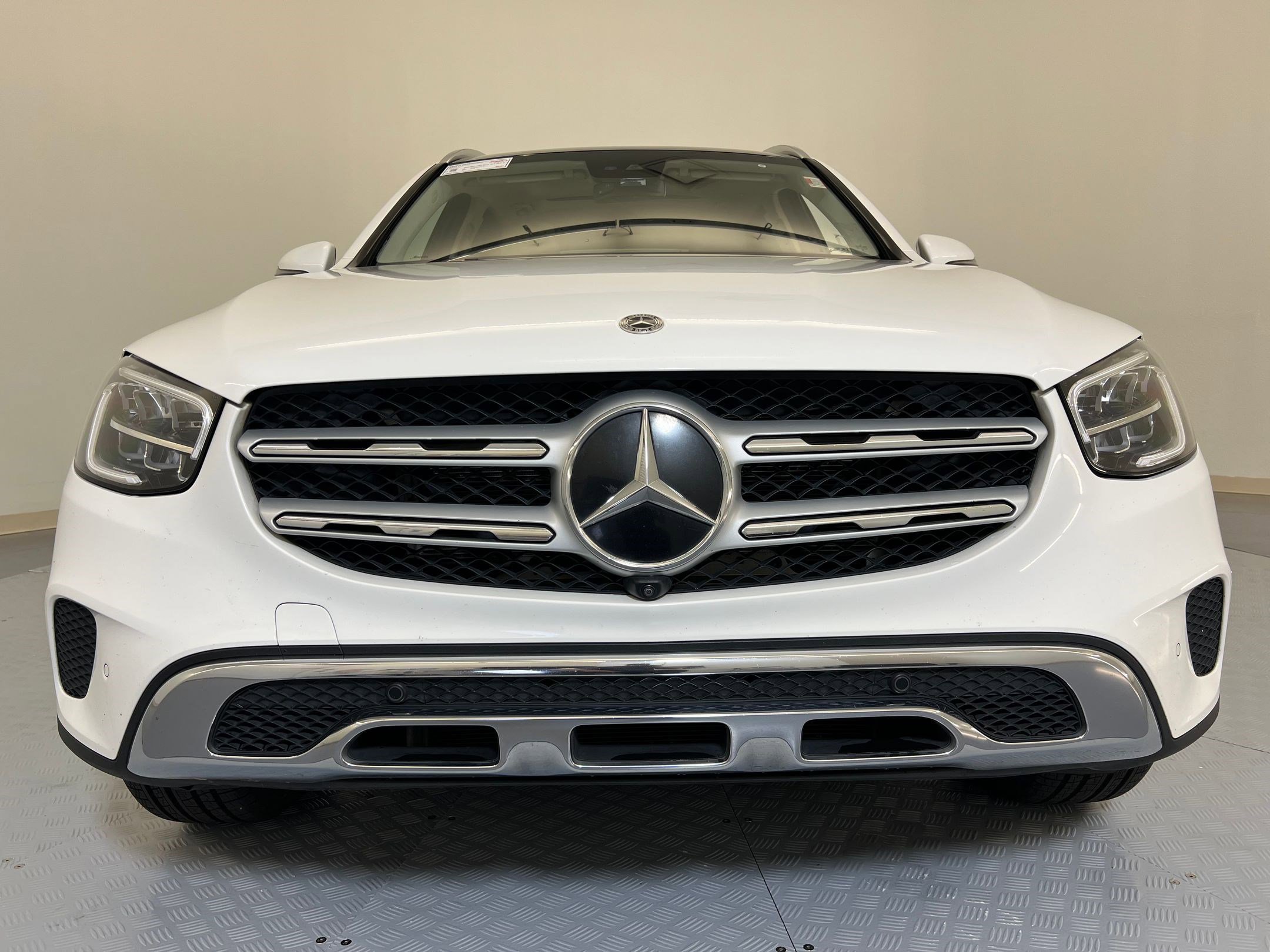 2022 Mercedes Benz GLC 300 photo 4