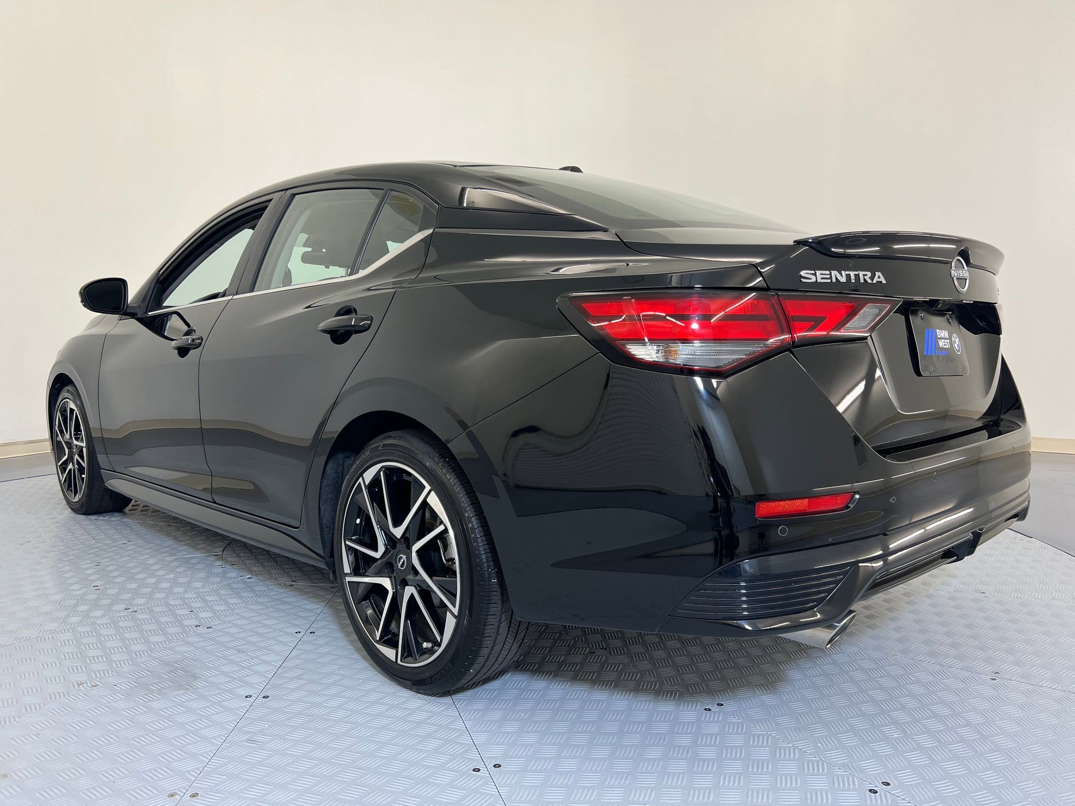 2024 Nissan Sentra SR photo 3