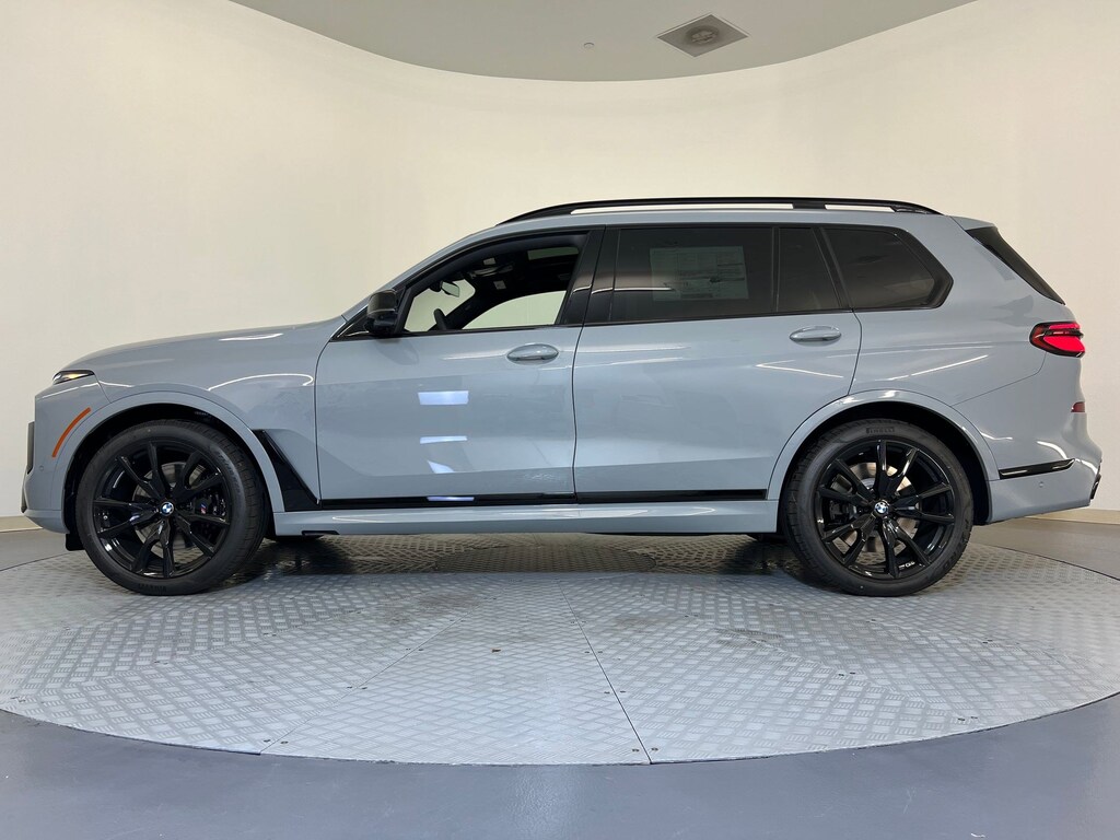 New 2026 BMW X7 M60i SUV