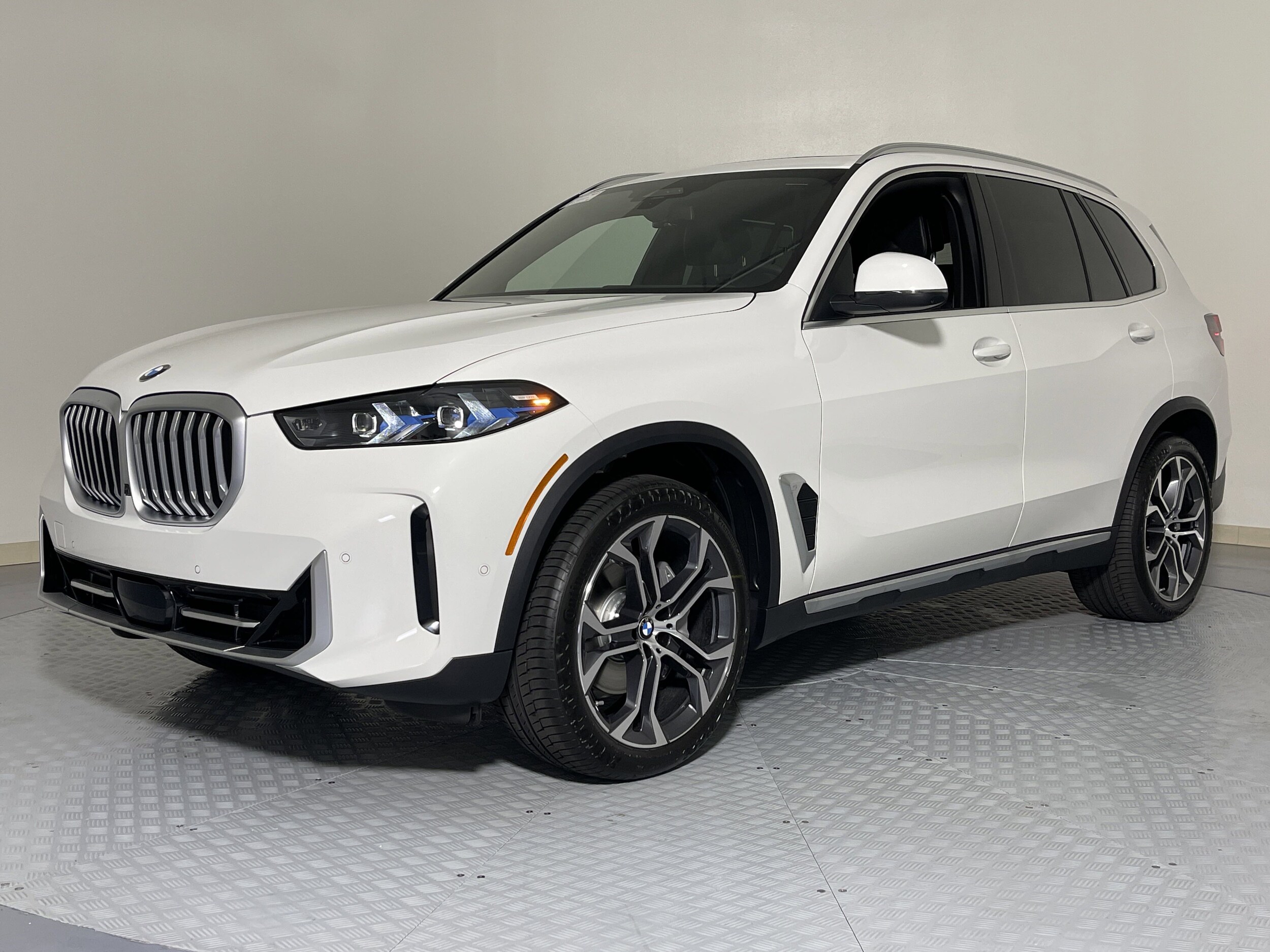 2026 Bmw X5 sDrive40i photo 3