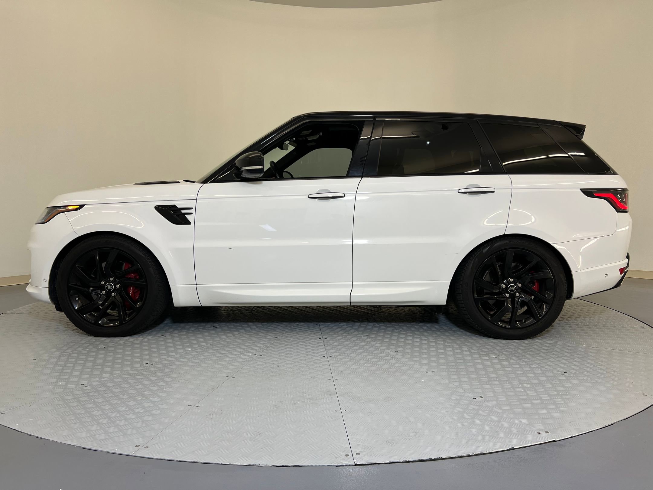 2019 Land Rover Range Rover Sport HSE Dynamic photo 2