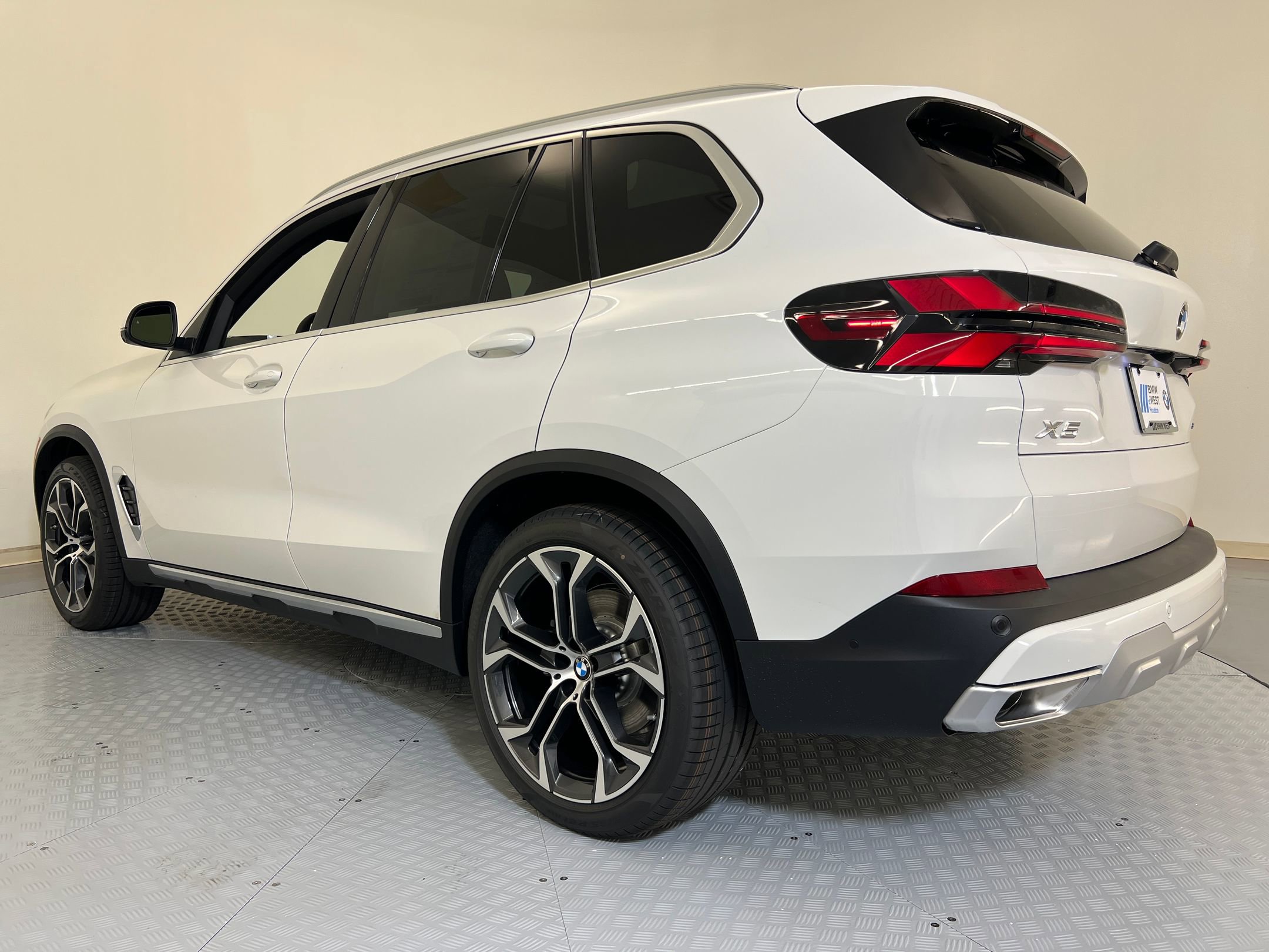 2026 Bmw X5 xDrive40i photo 3