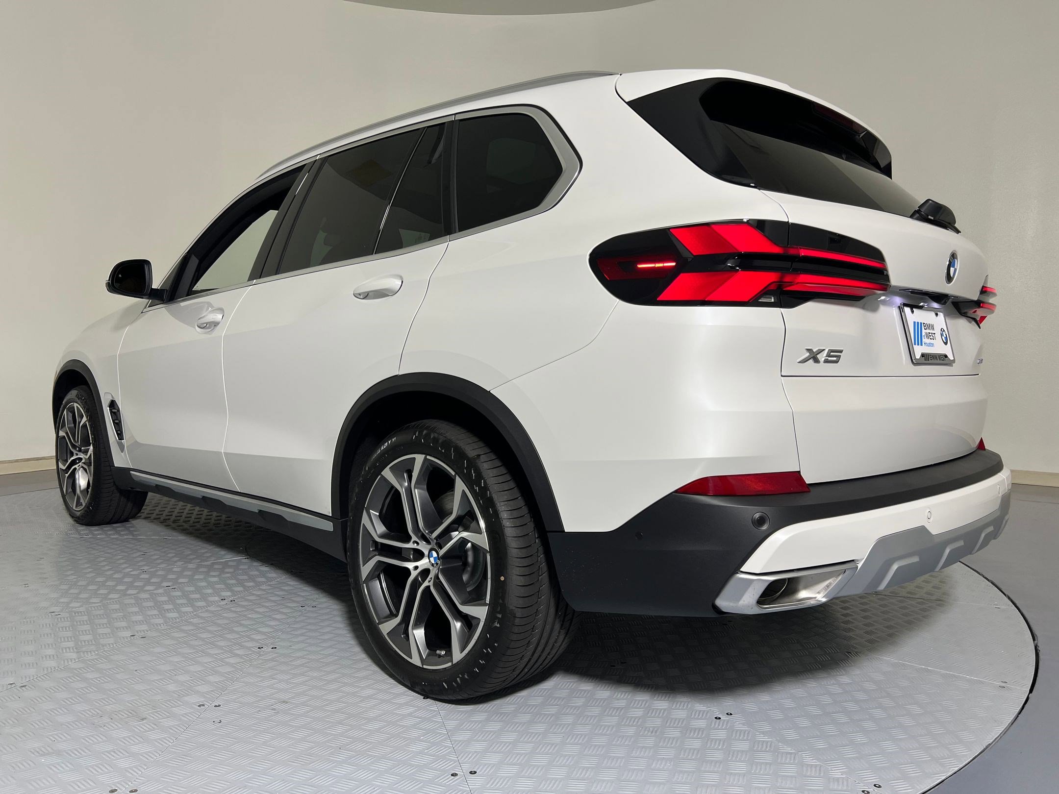 2026 Bmw X5 sDrive40i photo 2