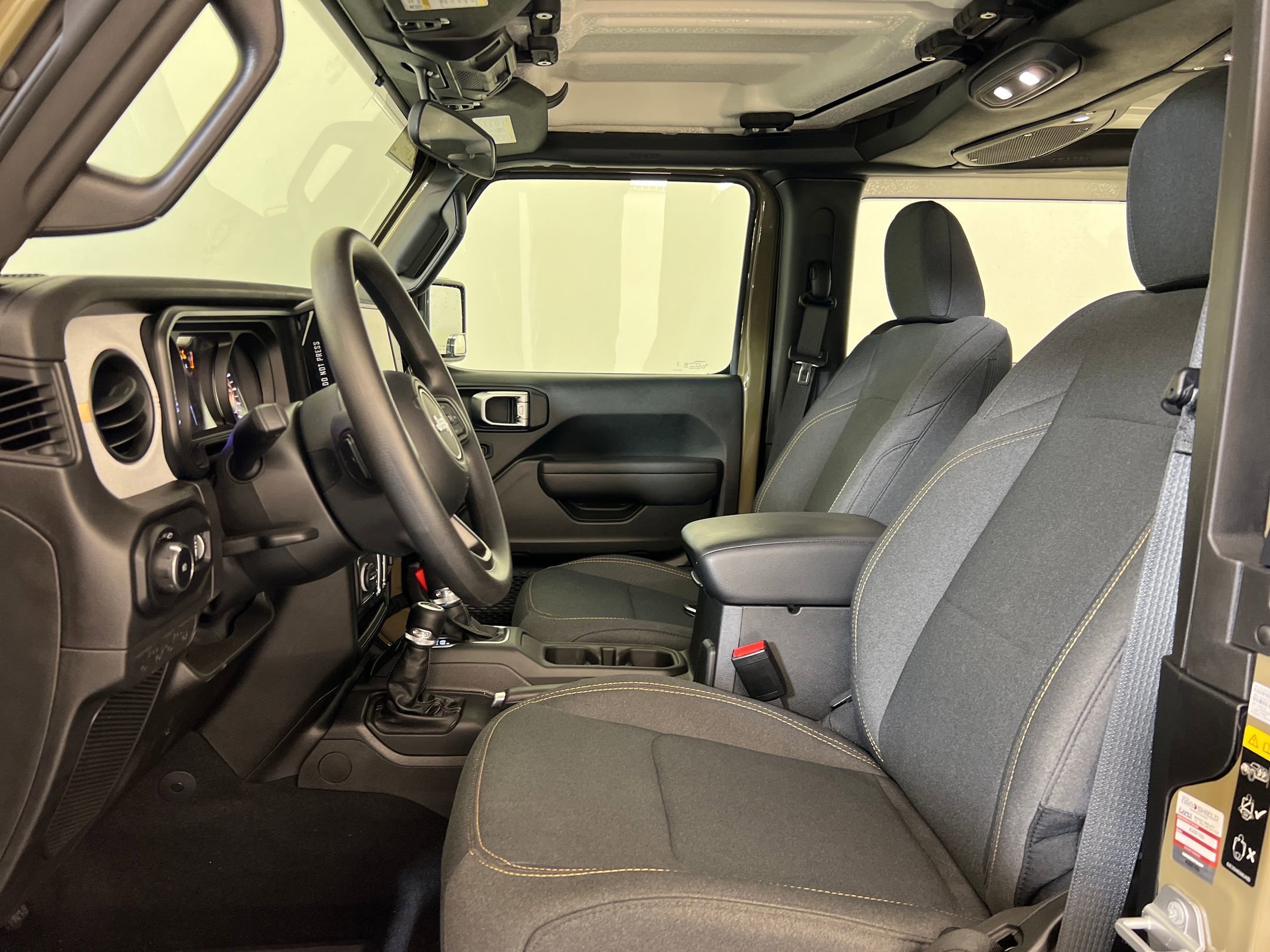 2025 Jeep Wrangler Sport photo 4