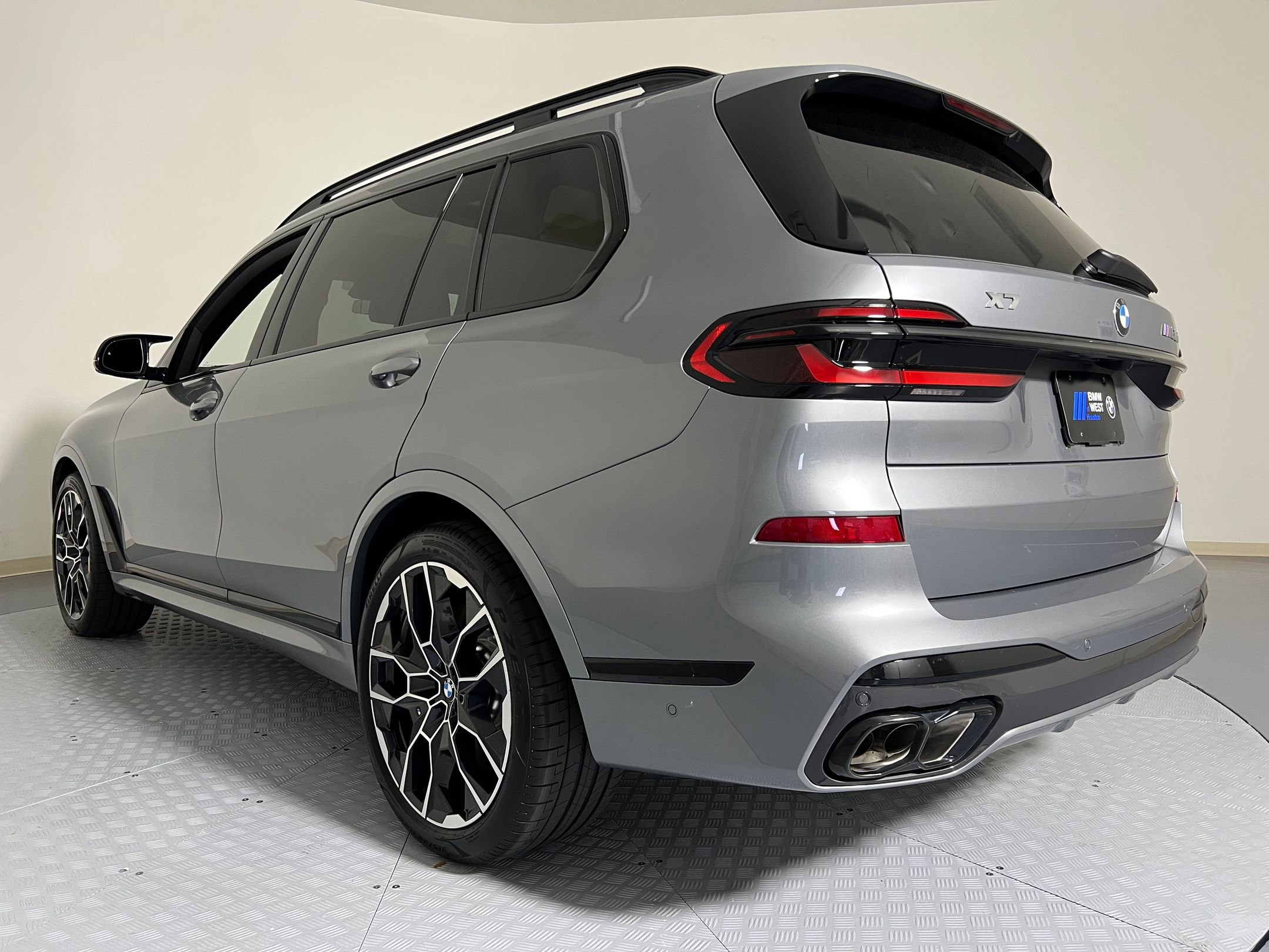 2026 Bmw X7 M60i photo 3