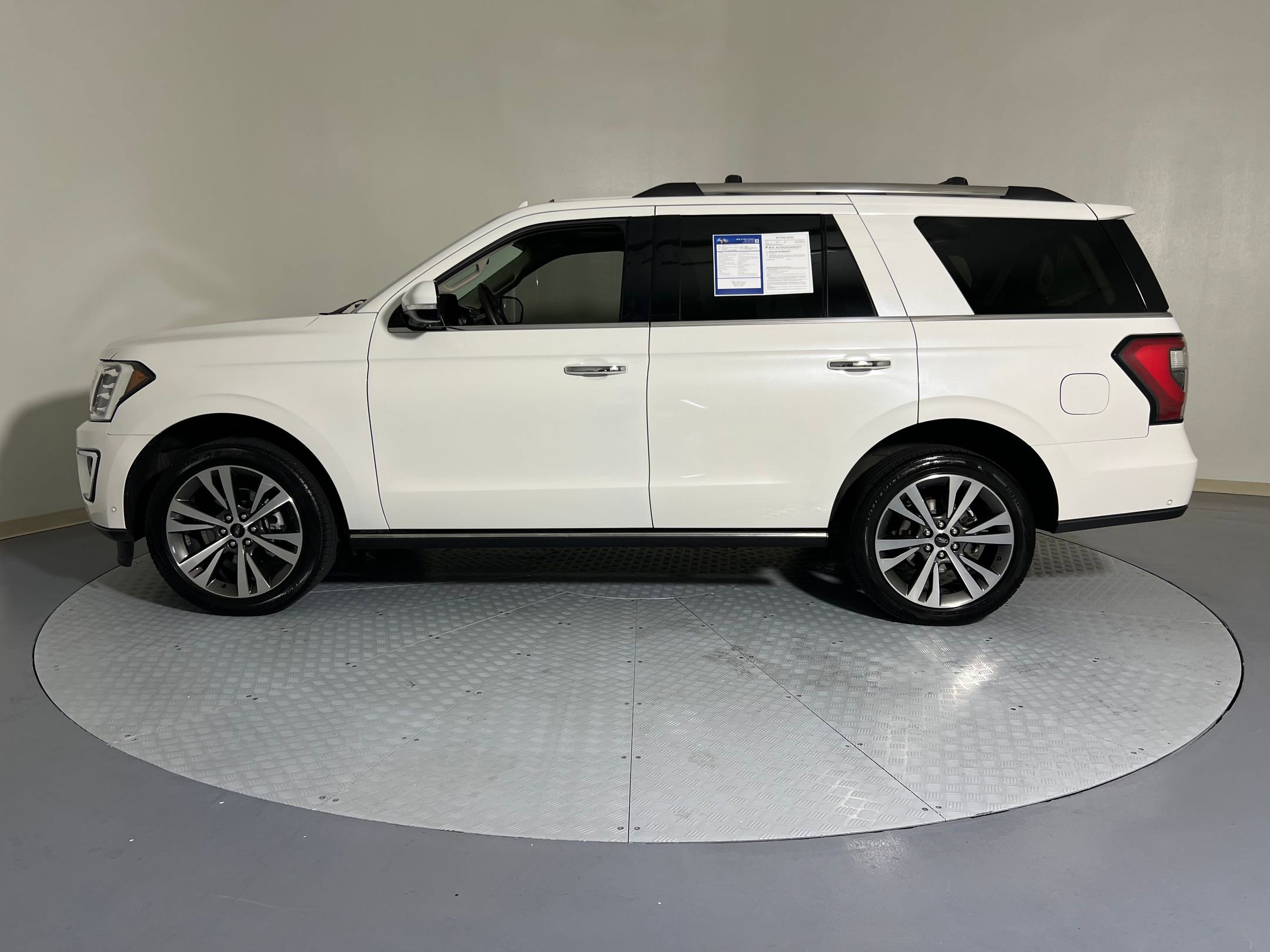 2021 Ford Expedition Limited photo 2