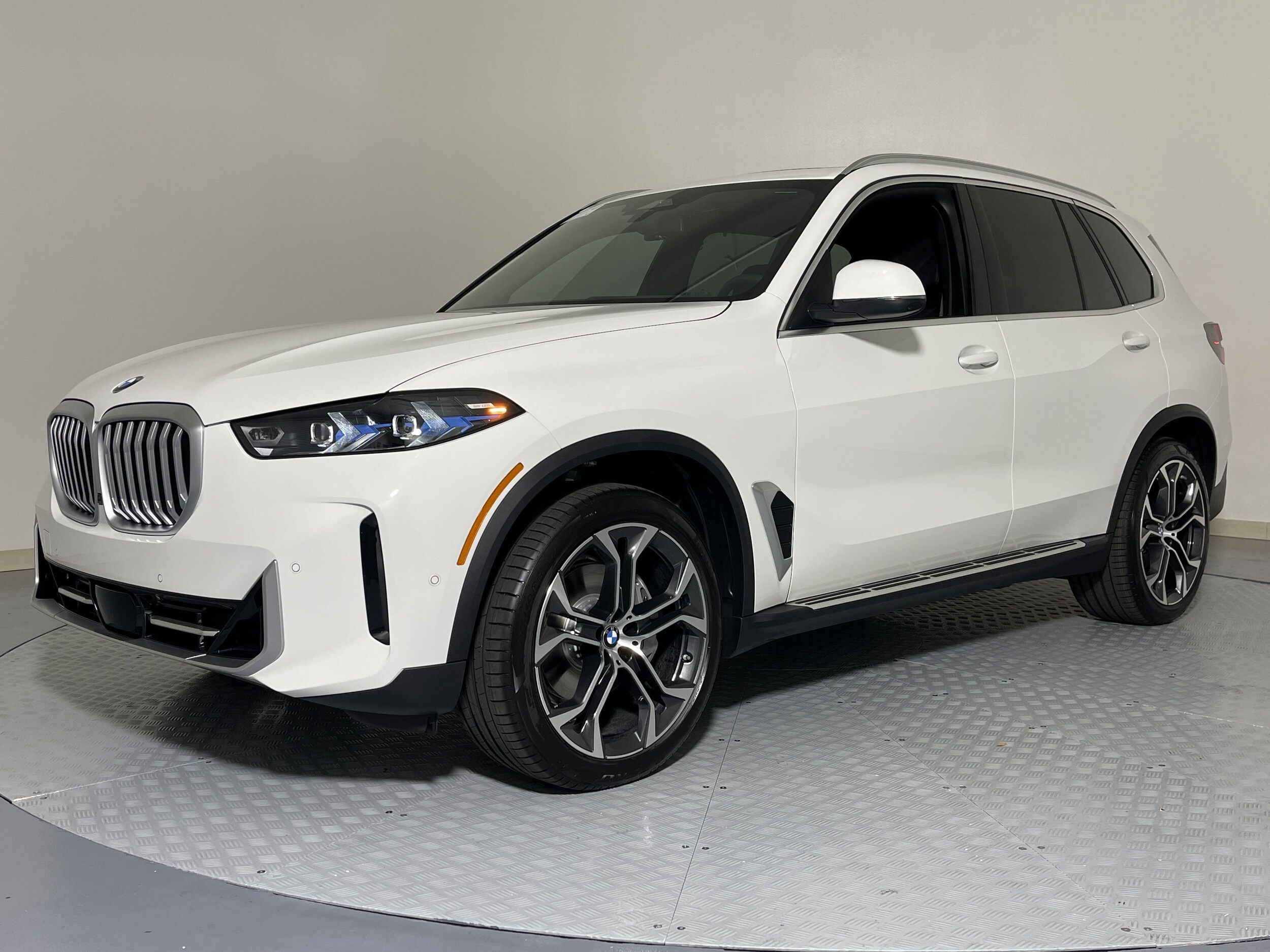 2026 Bmw X5 sDrive40i photo 3