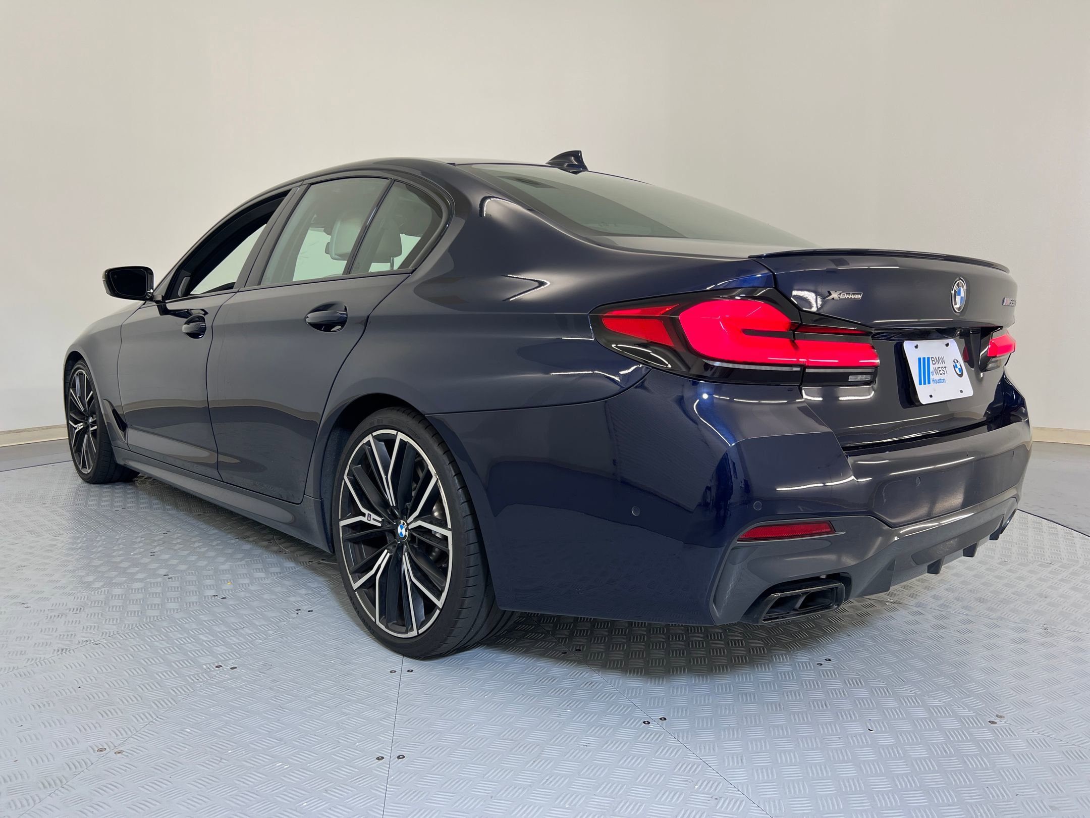2023 Bmw M550i xDrive photo 3
