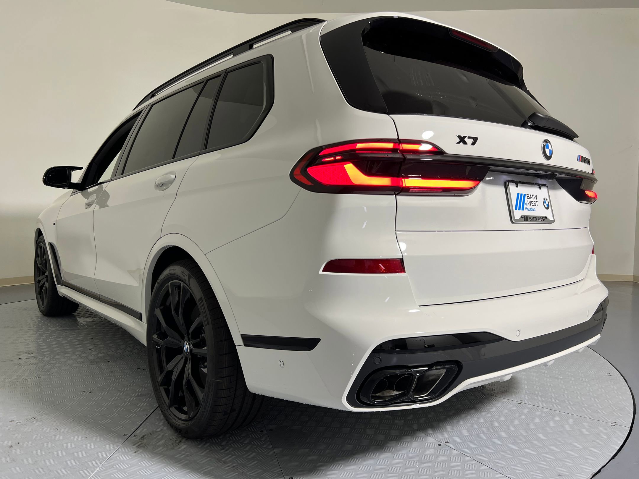 2026 Bmw X7 M60i photo 3