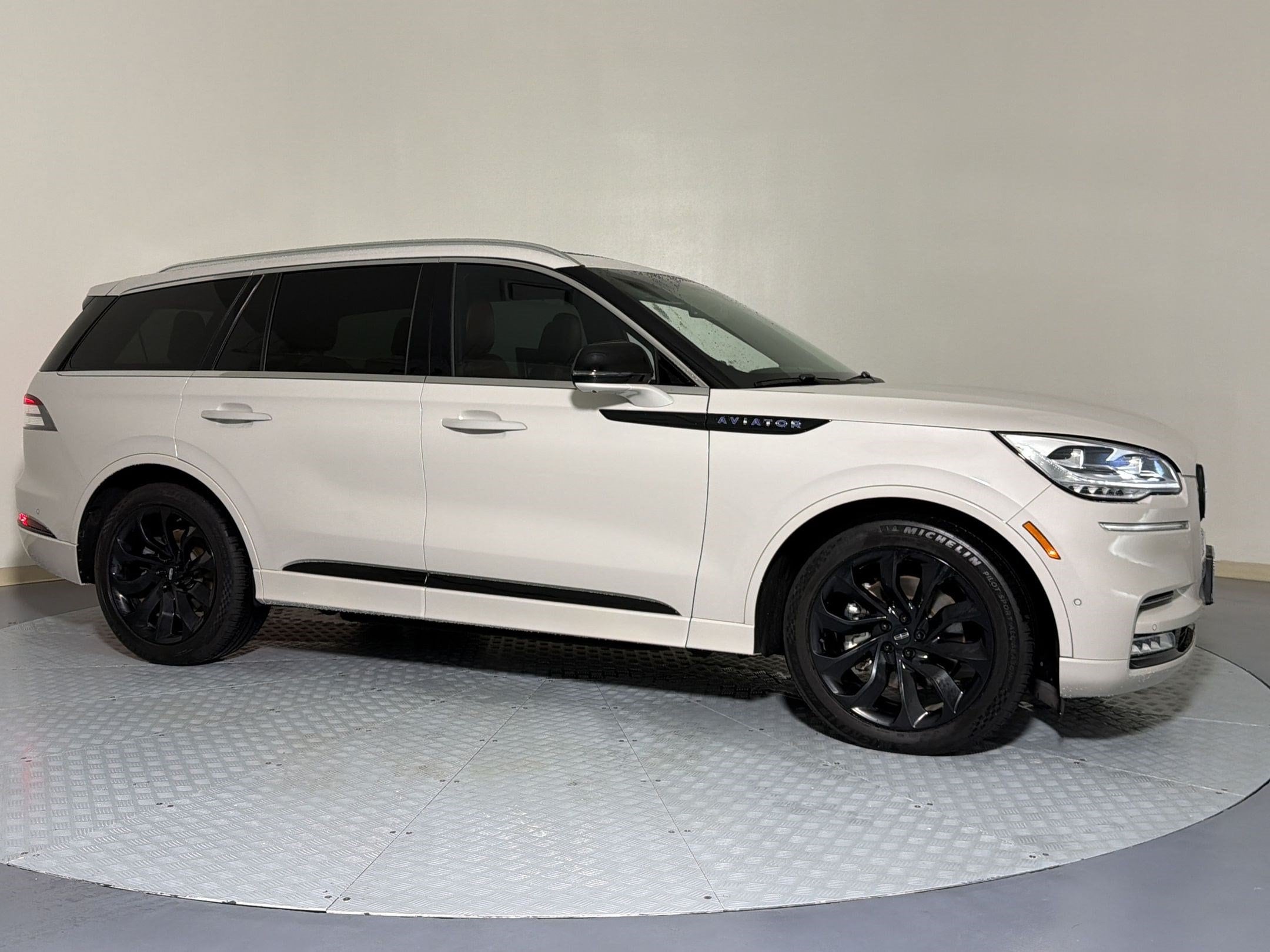 Aviator Grand Touring SUV