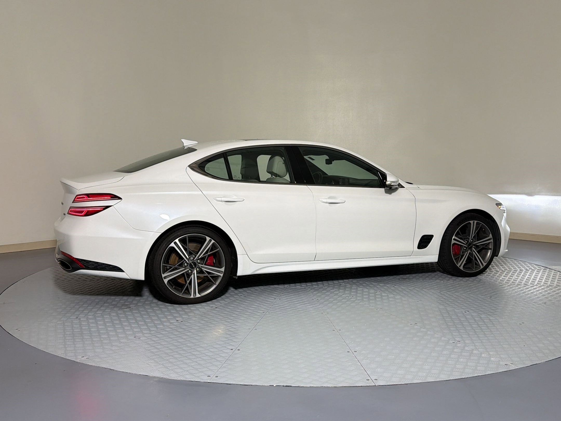 G70 3.3T Sport Prestige Sedan