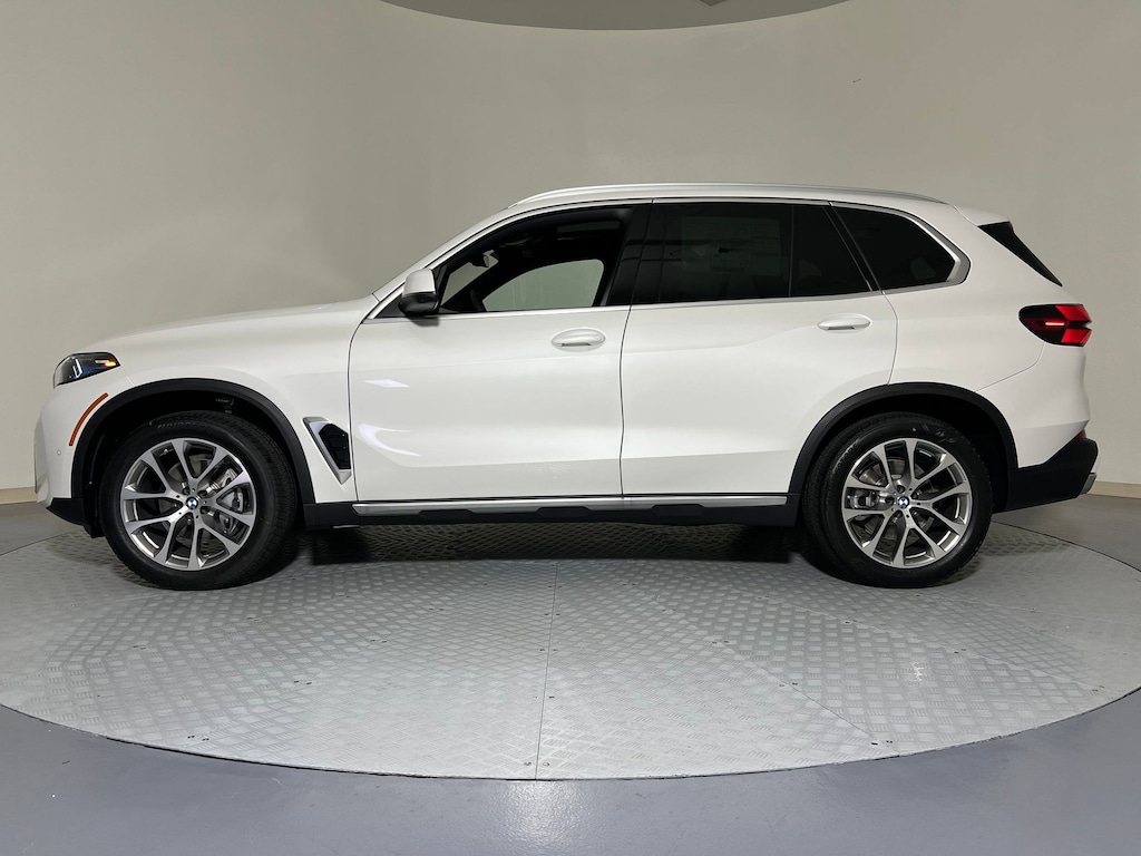 New 2026 BMW X5 sDrive40i SUV