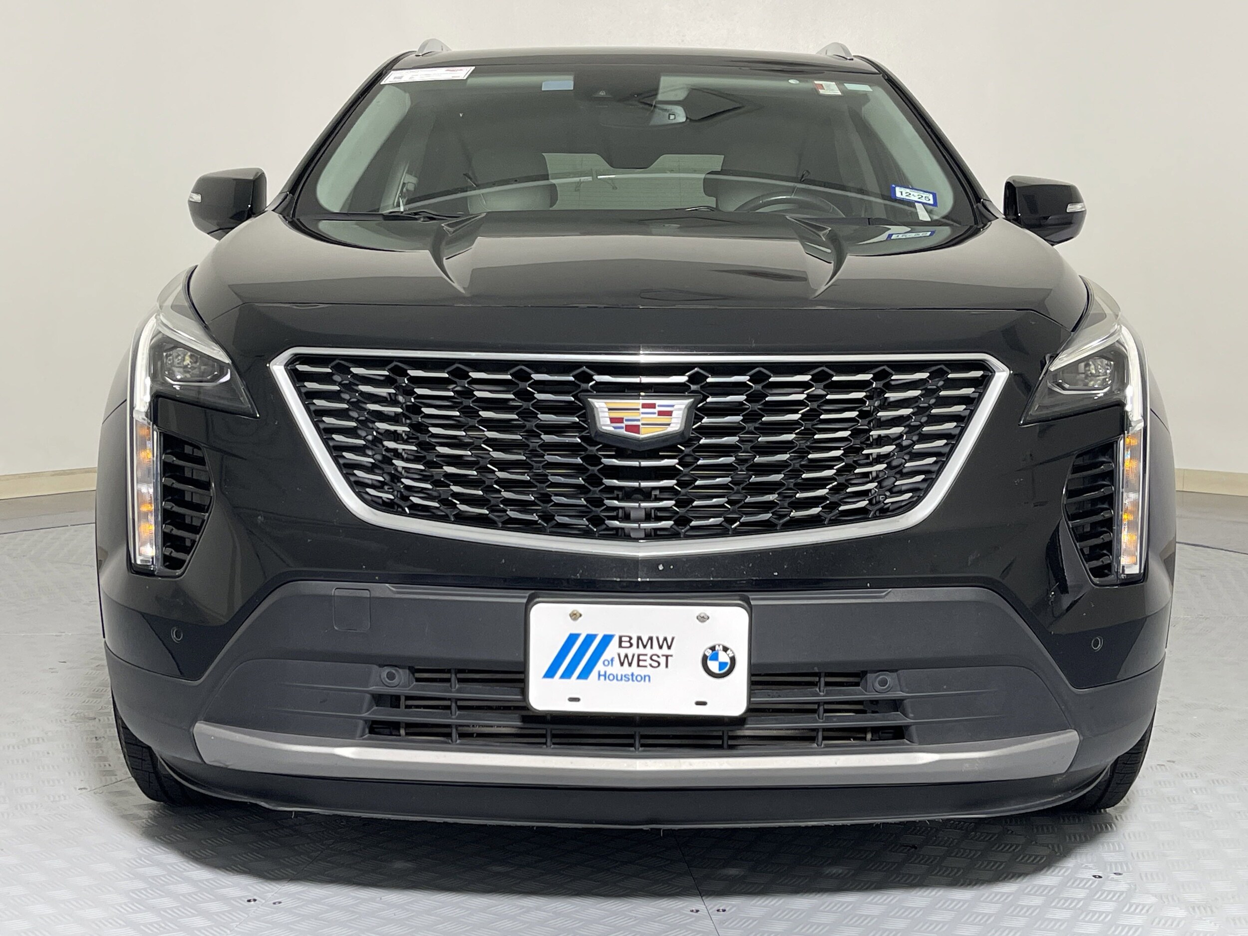 2022 Cadillac XT4 Premium Luxury photo 2