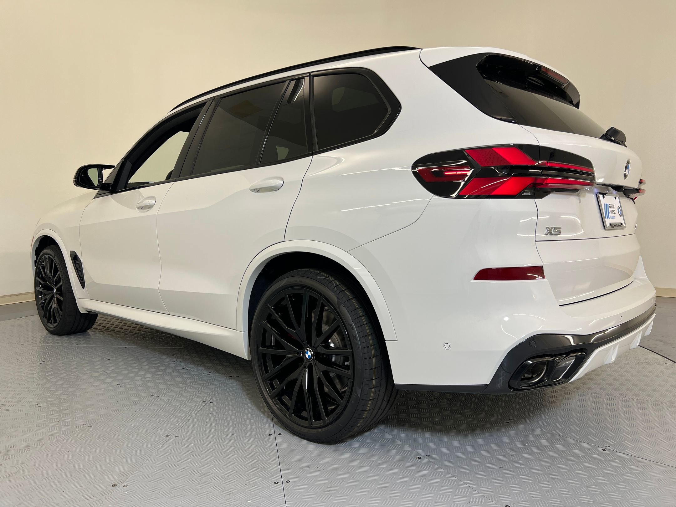 2026 Bmw X5 M60i photo 3