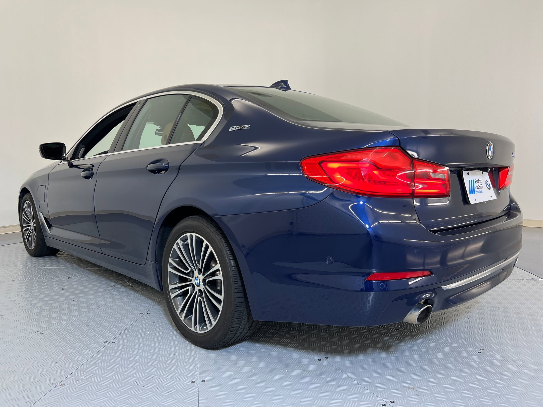 2019 Bmw 530e Sedan photo 3