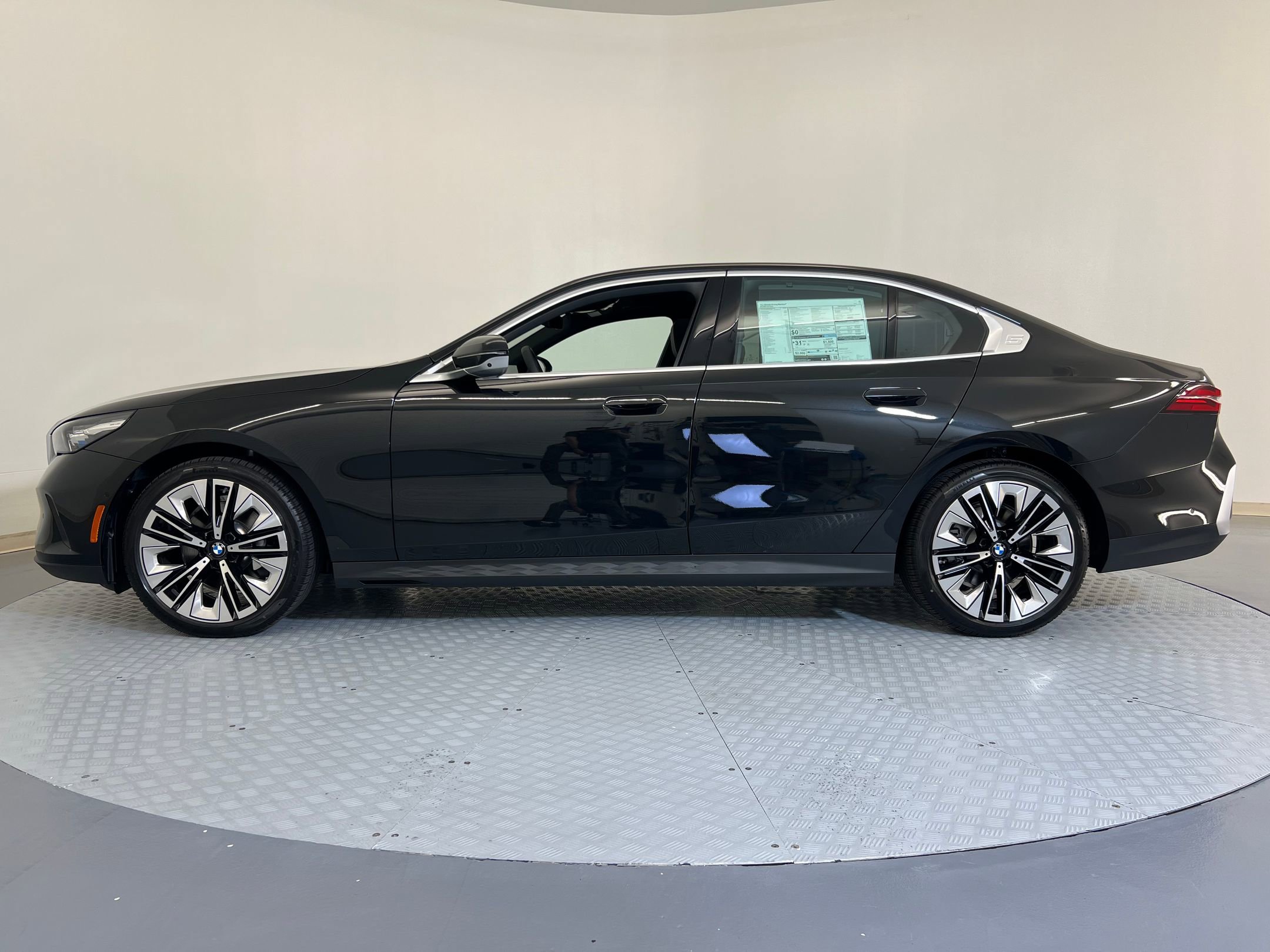 2026 Bmw 530i photo 2