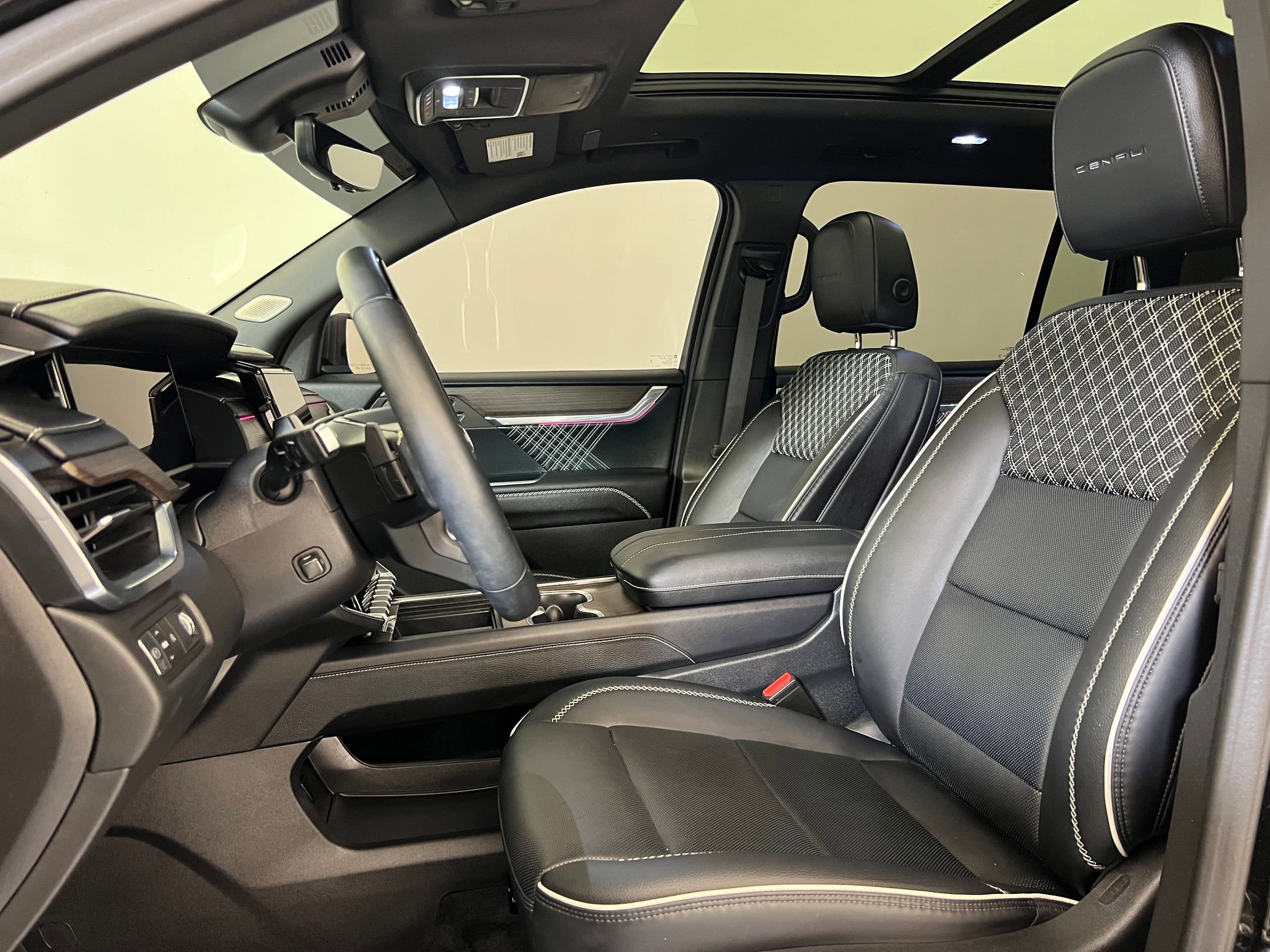 2024 Gmc Acadia Denali photo 3
