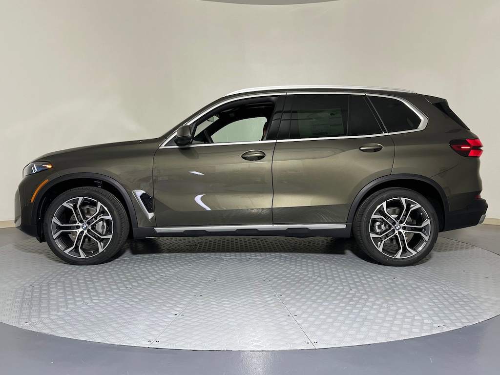 New 2026 BMW X5 sDrive40i SUV