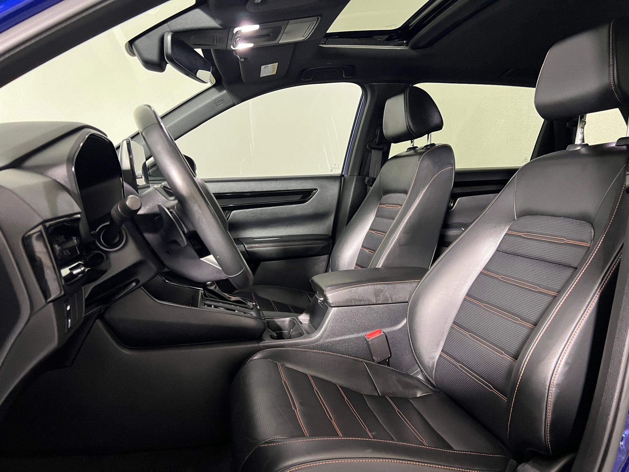 2023 Honda CR-V Hybrid Sport Touring photo 4