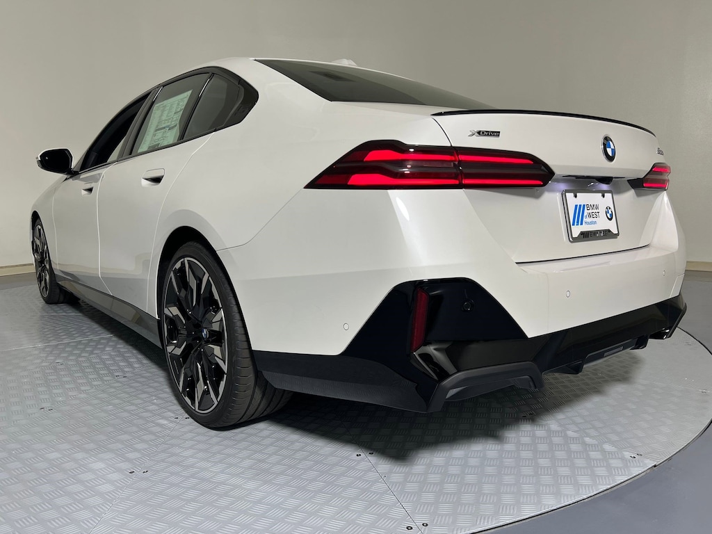 New 2026 BMW 530i xDrive Sedan