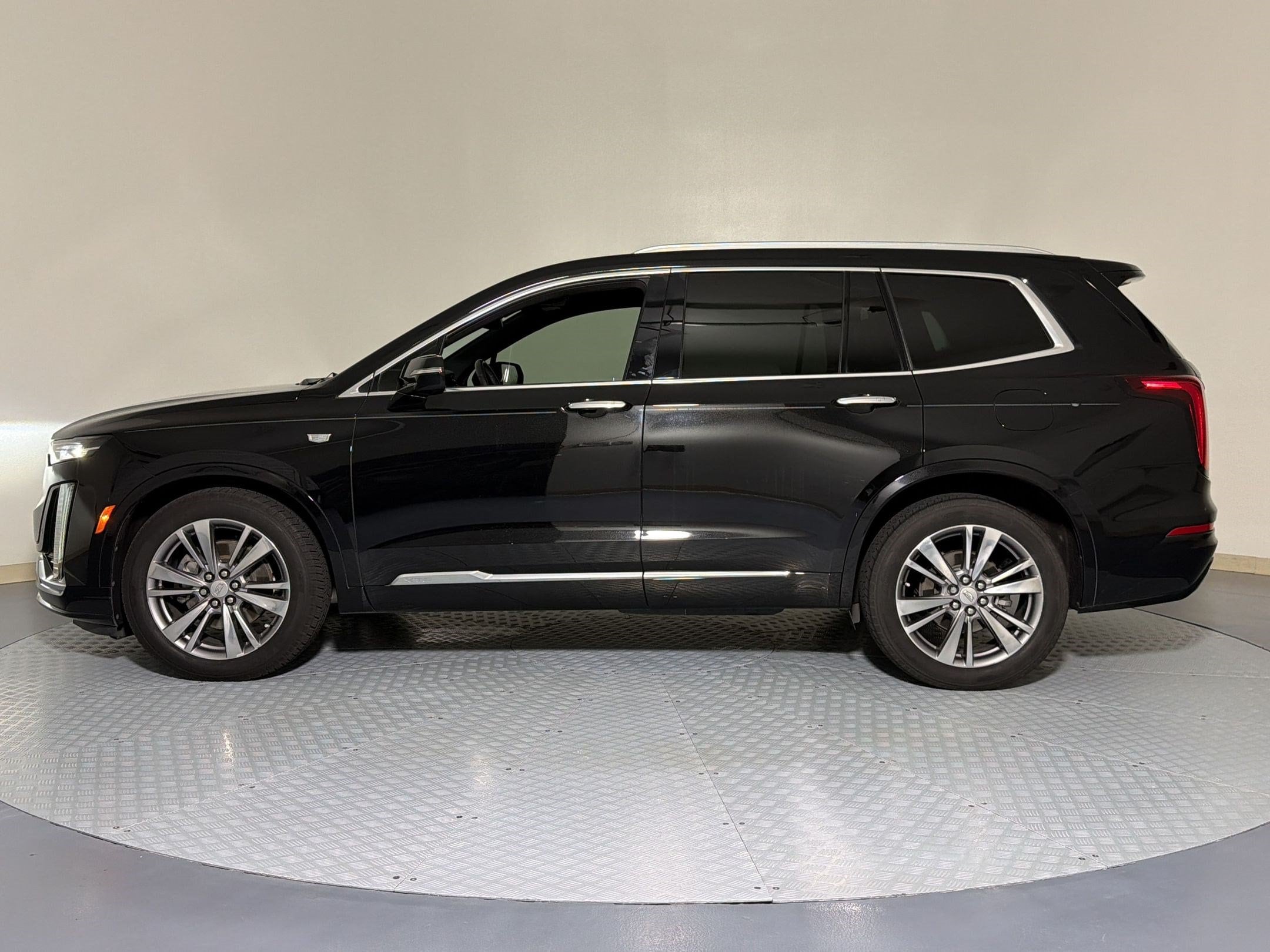 XT6 Premium Luxury SUV