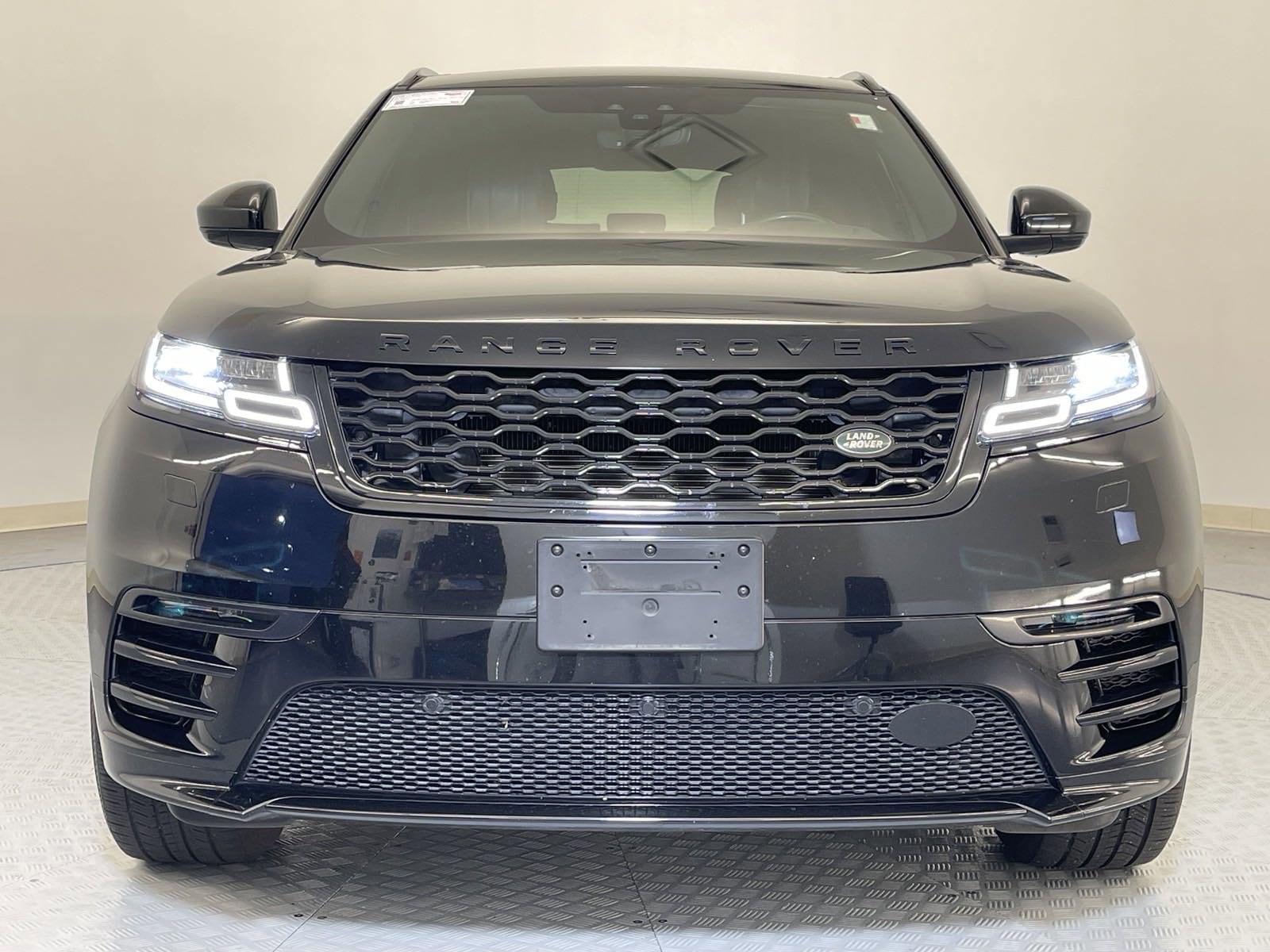 Used 2018 Land Rover Range Rover Velar HSE with VIN SALYM2RV6JA746247 for sale in Katy, TX