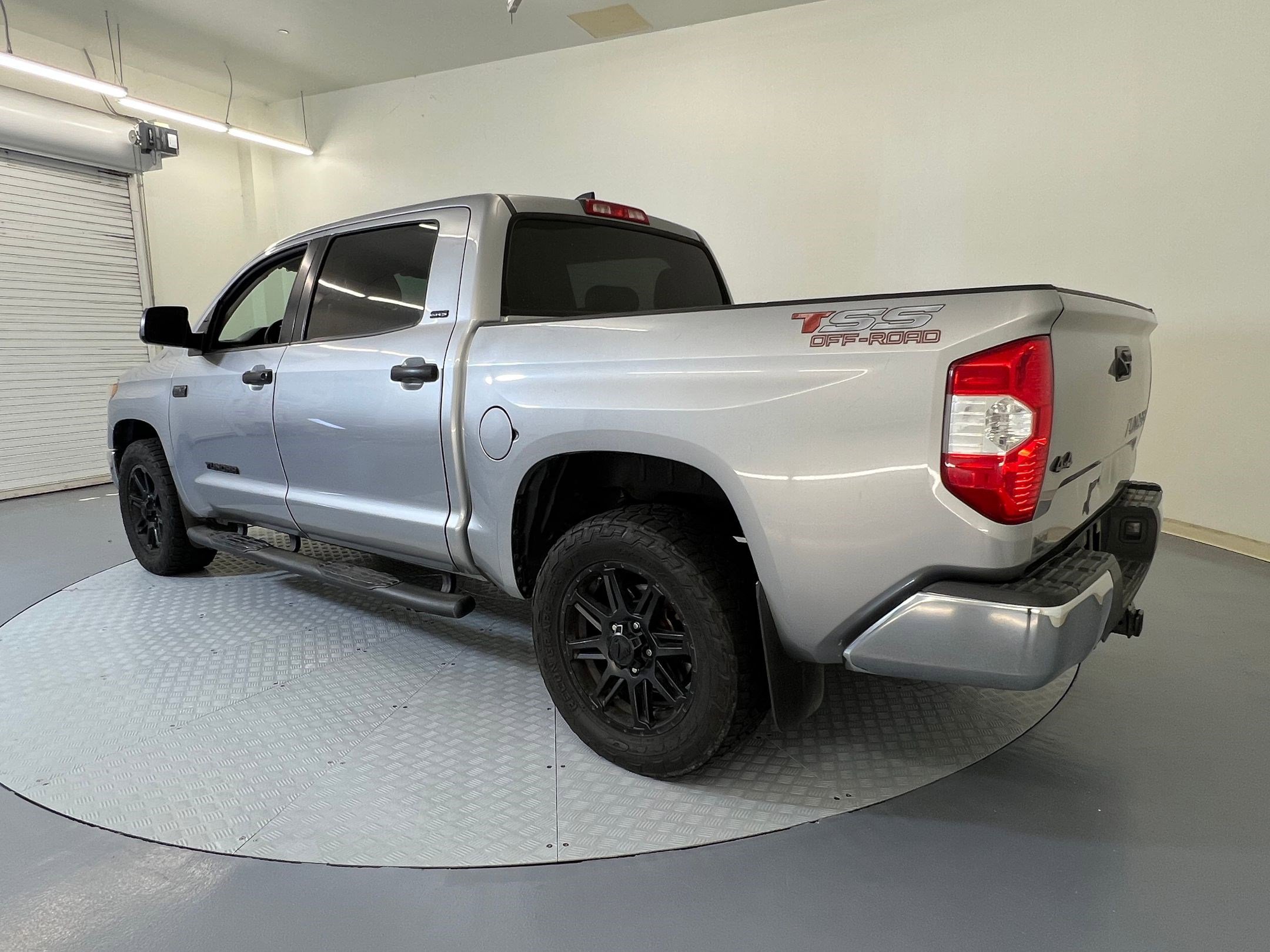 2020 Toyota Tundra SR5 CrewMax photo 2