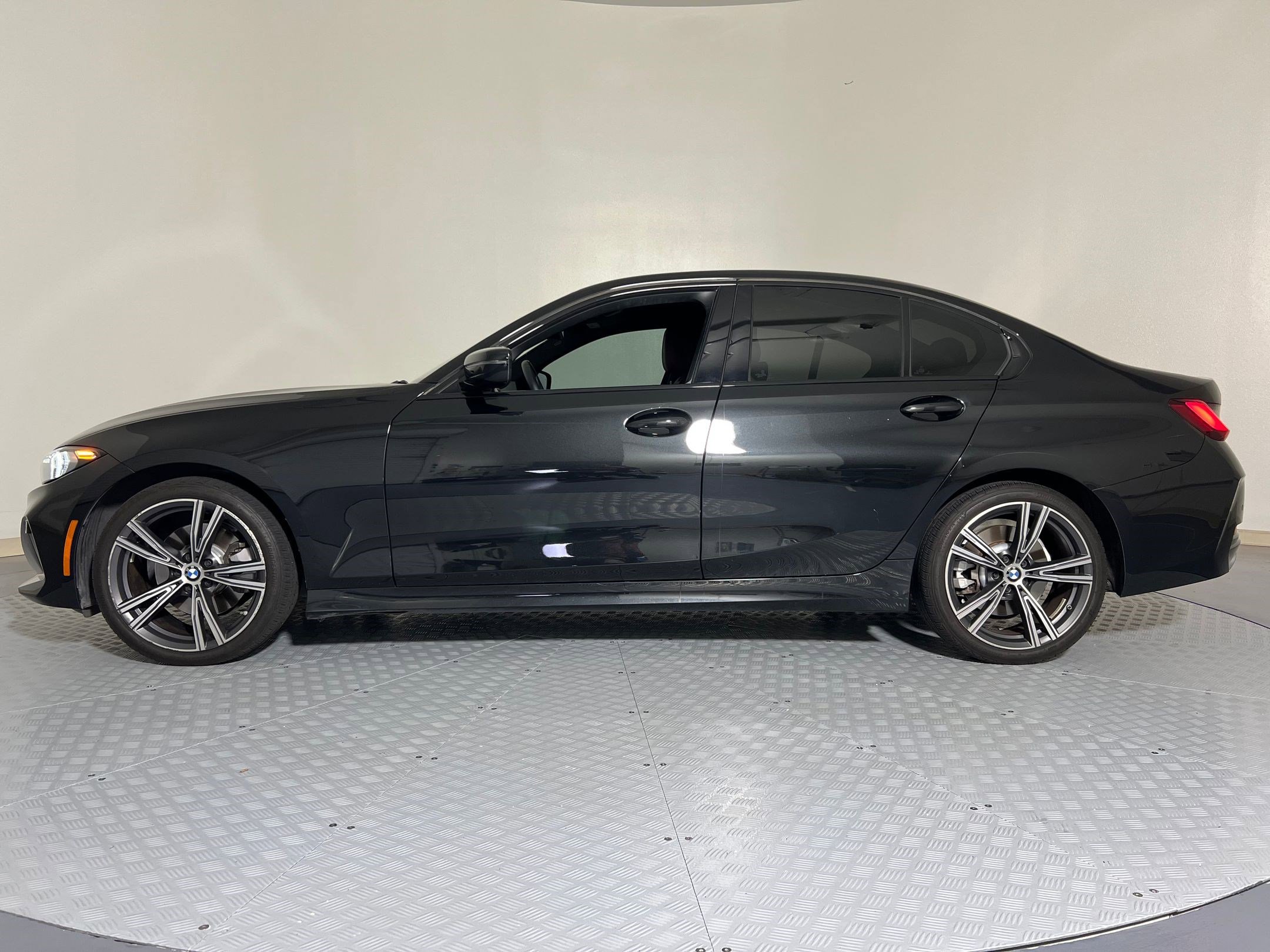2023 Bmw 330i 3-Series photo 2