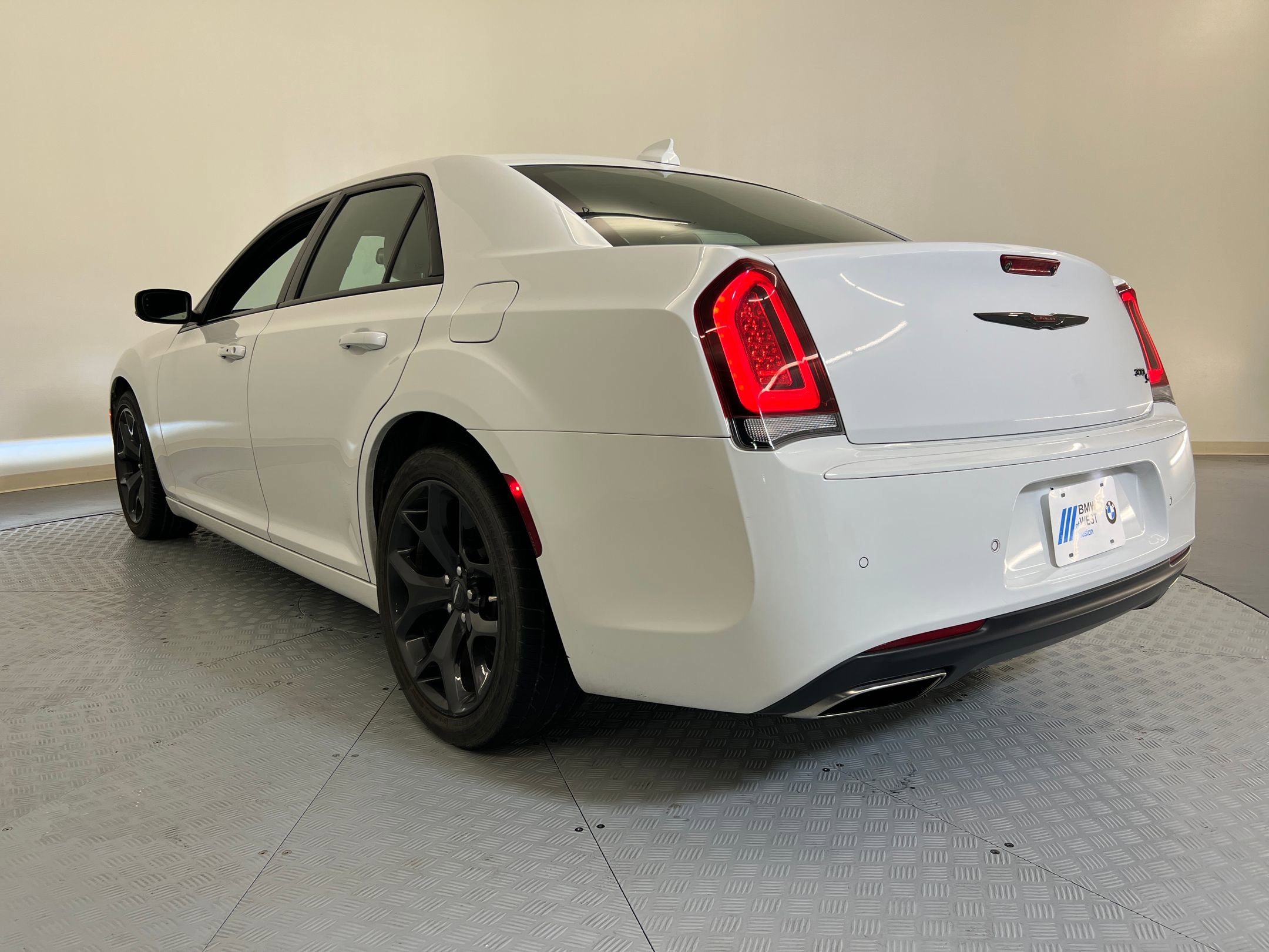 2021 Chrysler 300 S photo 3