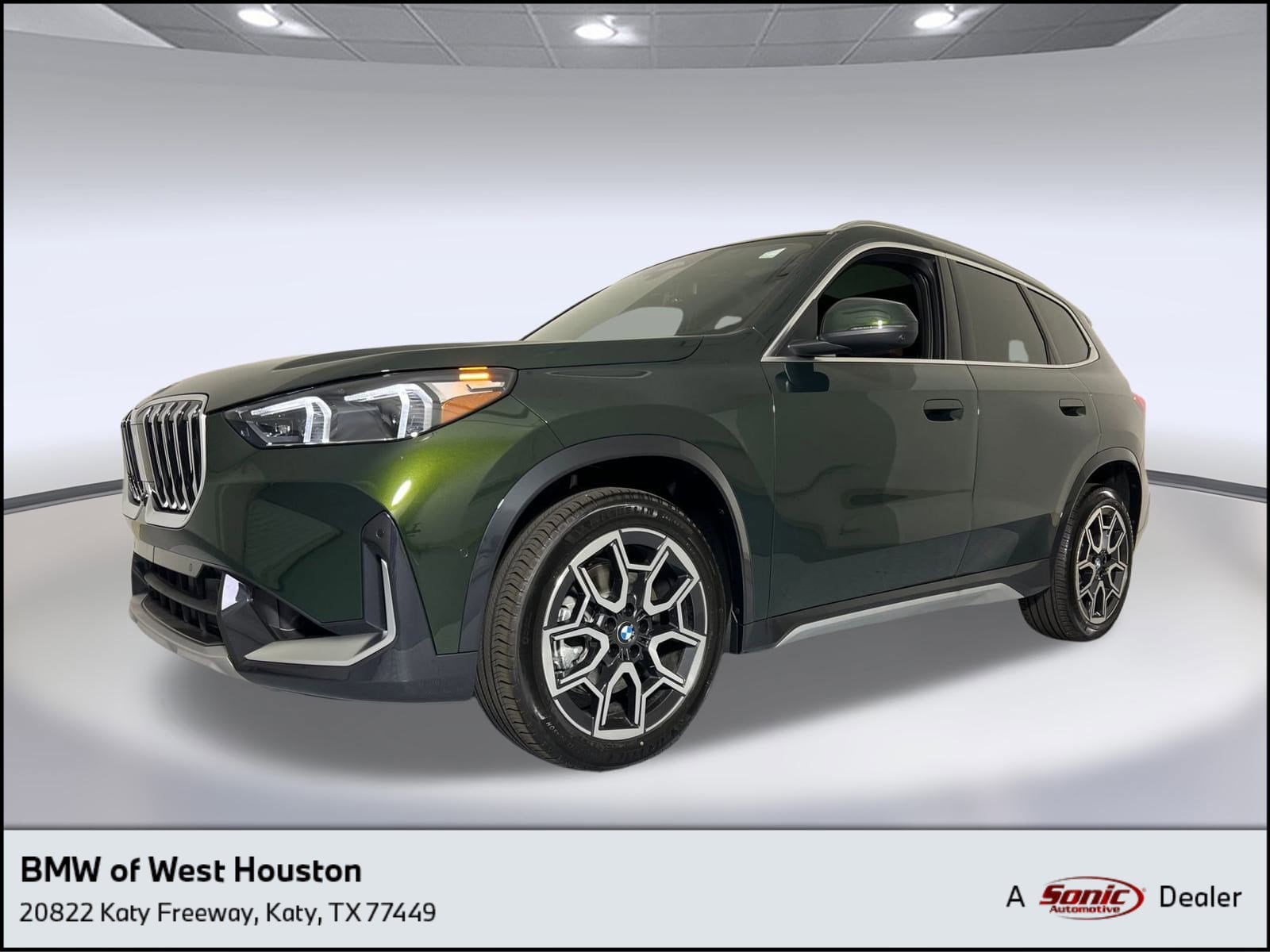 2025 BMW X1 28i's photo