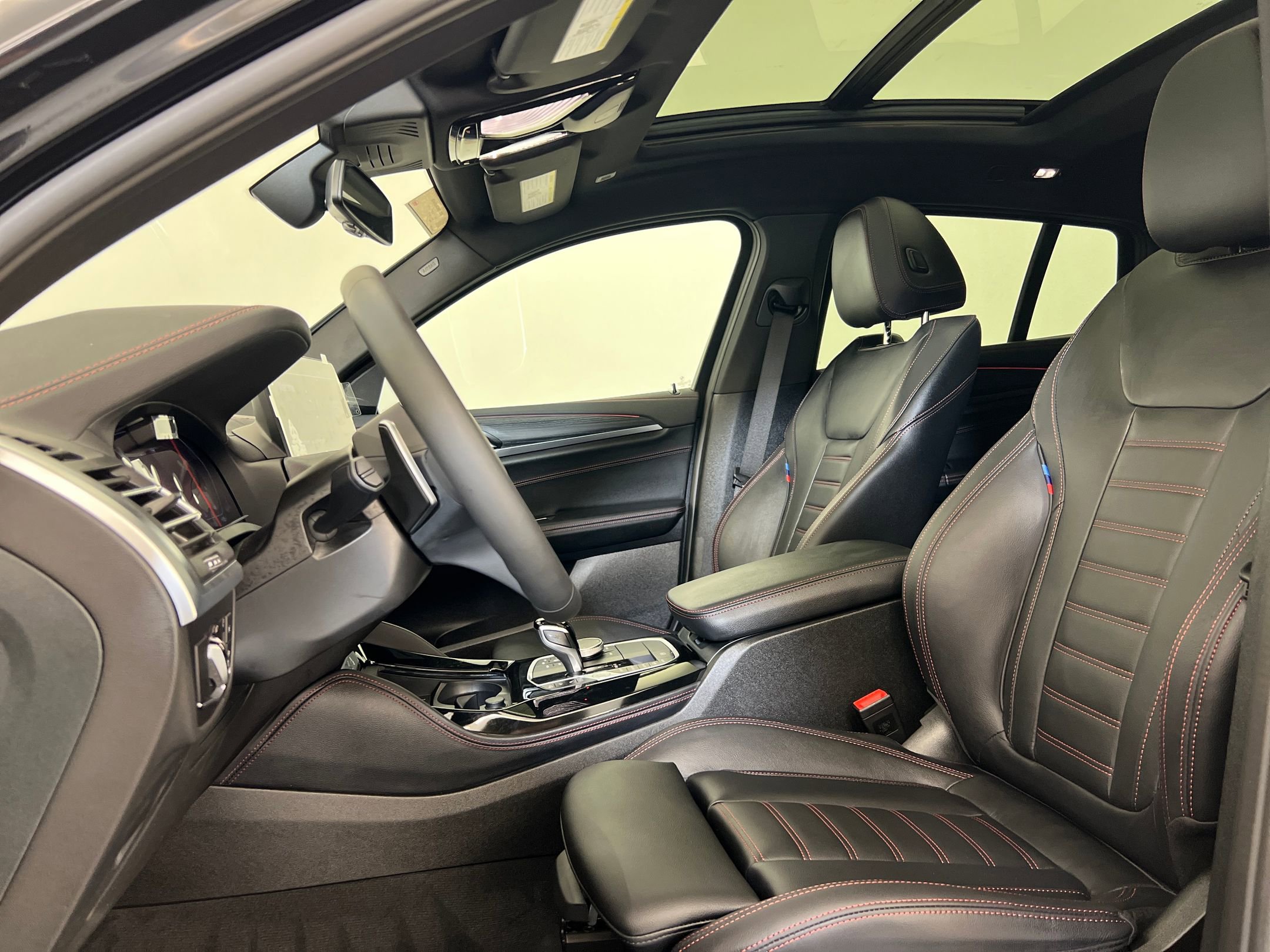 2025 Bmw X4 xDrive30i photo 2