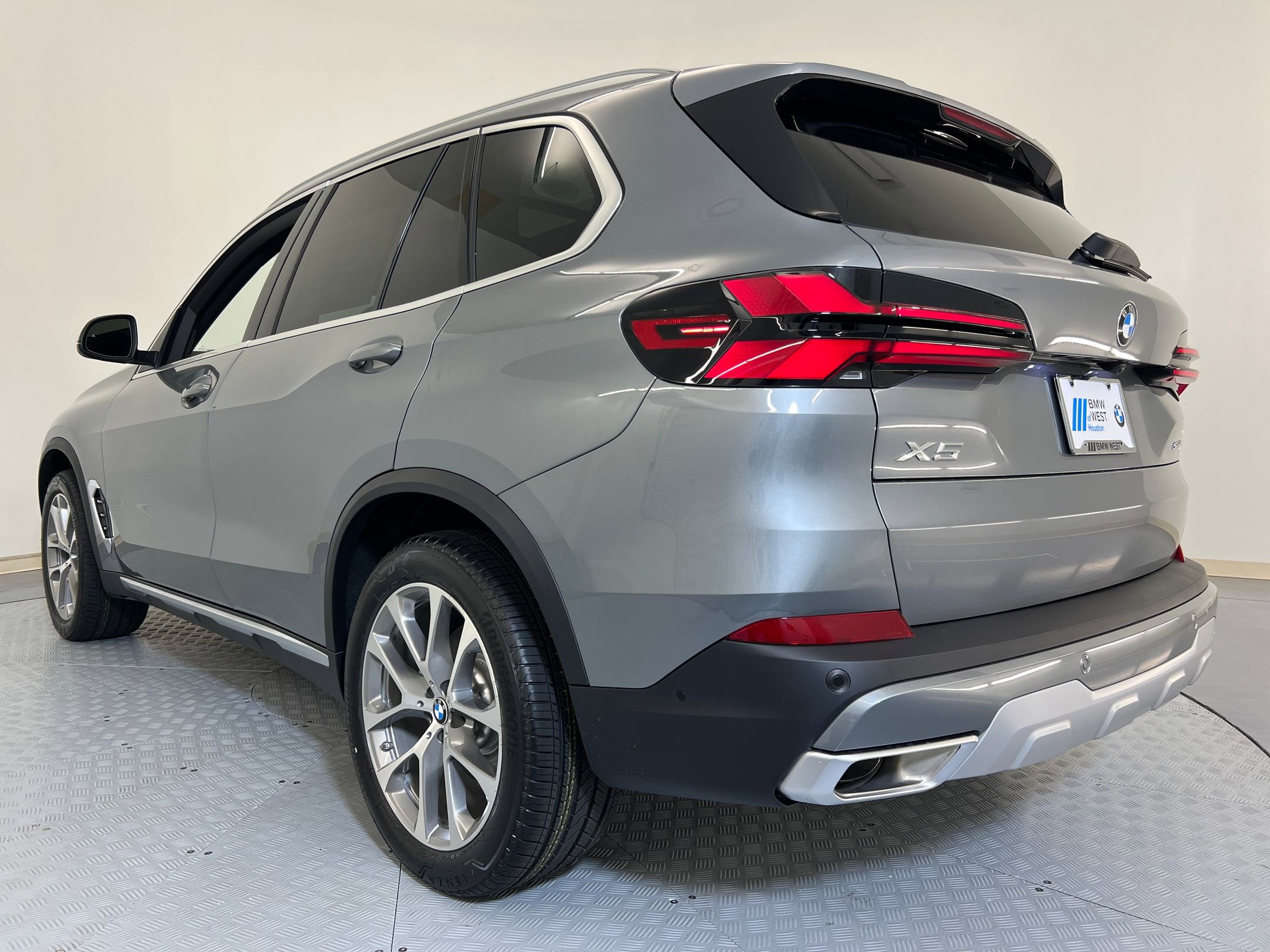 2026 Bmw X5 sDrive40i photo 3