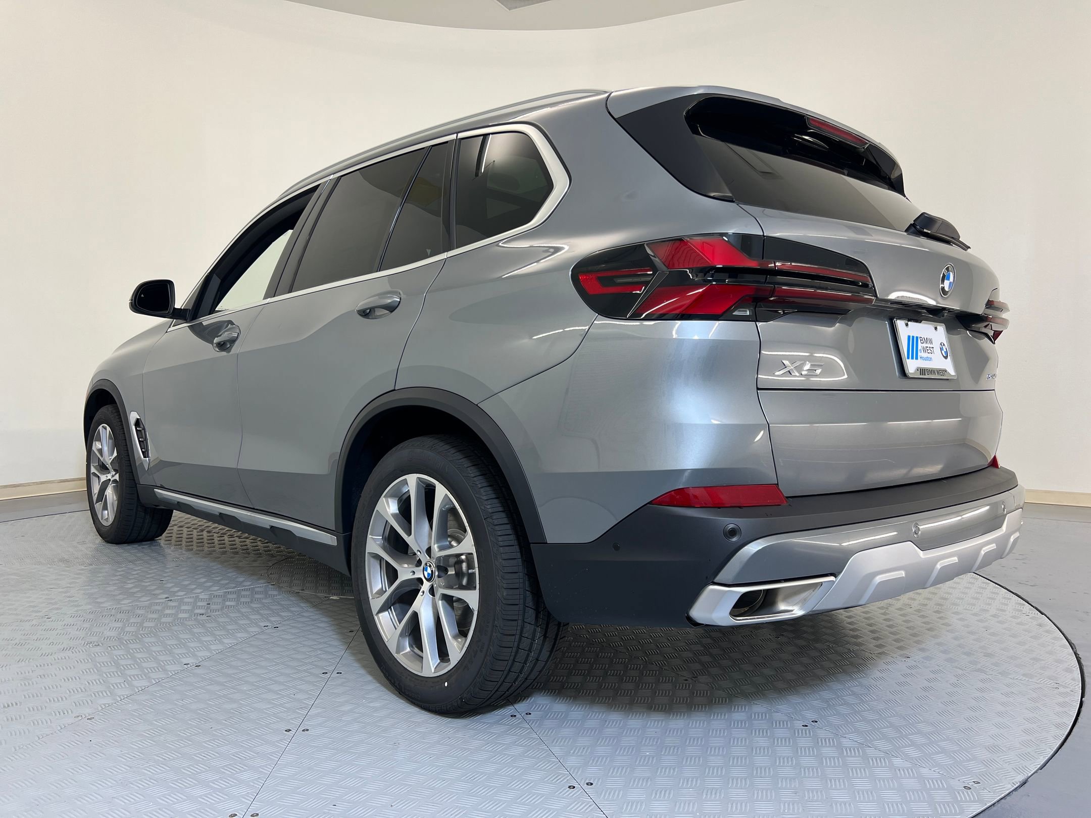 2026 Bmw X5 sDrive40i photo 3