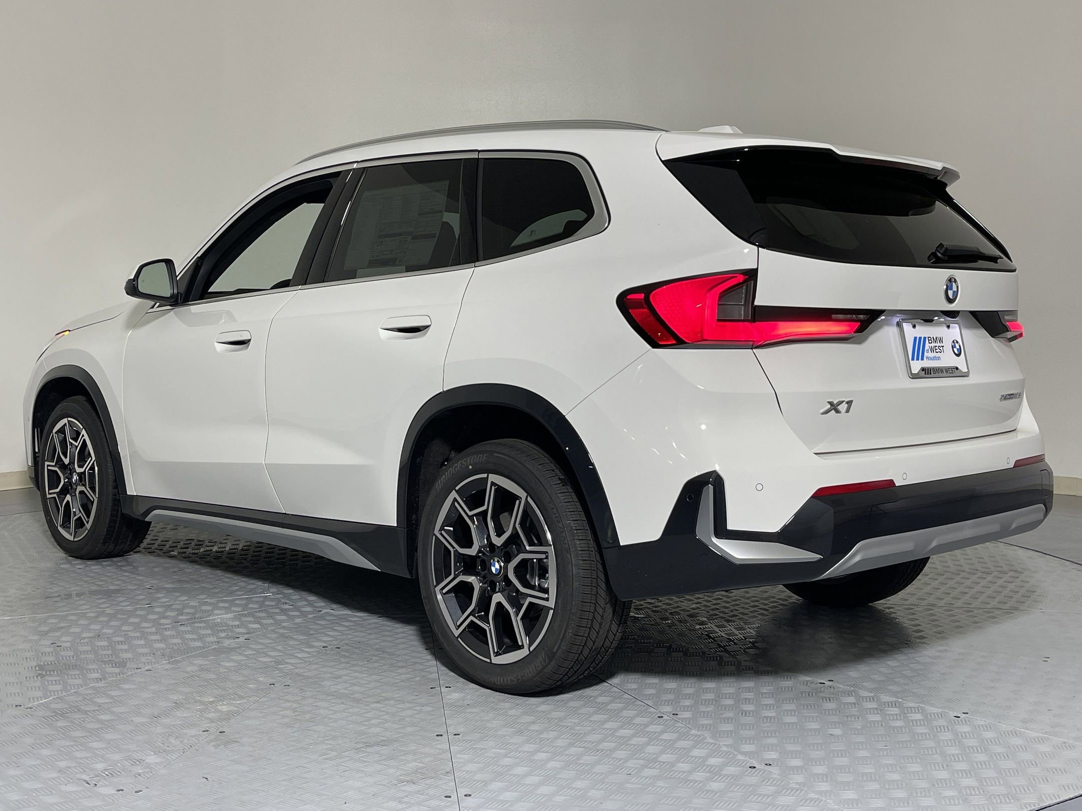 2025 Bmw X1 XDrive28i photo 3