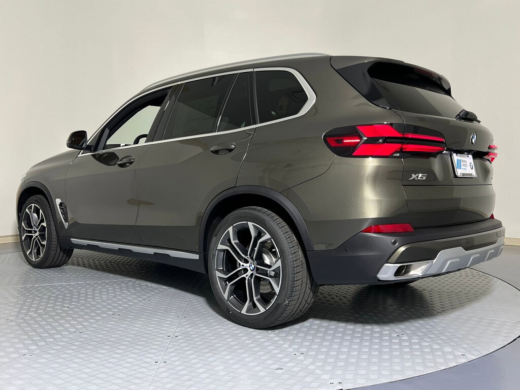 New 2026 BMW X5 sDrive40i SUV