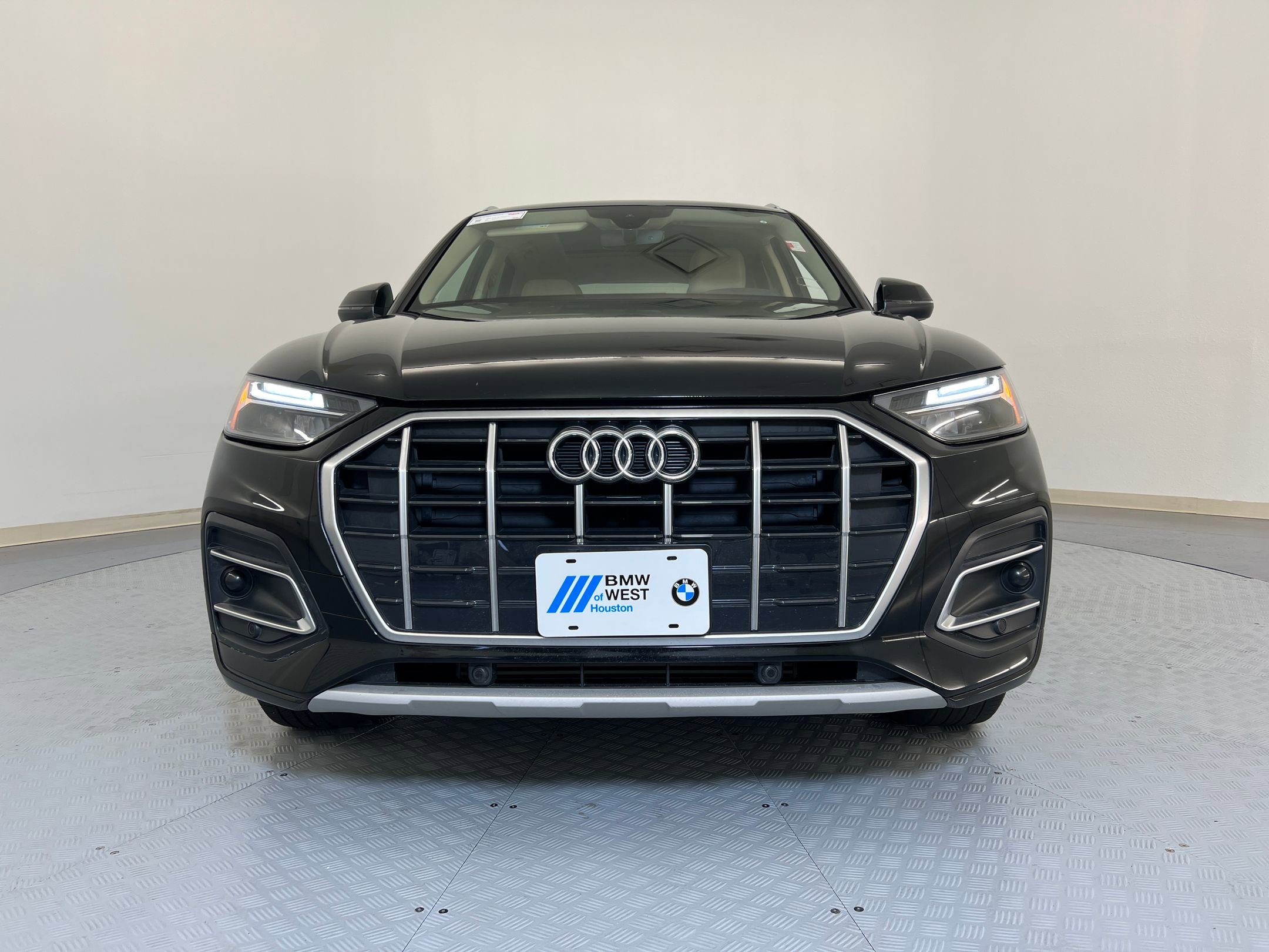 2022 Audi Q5 40 Premium photo 2