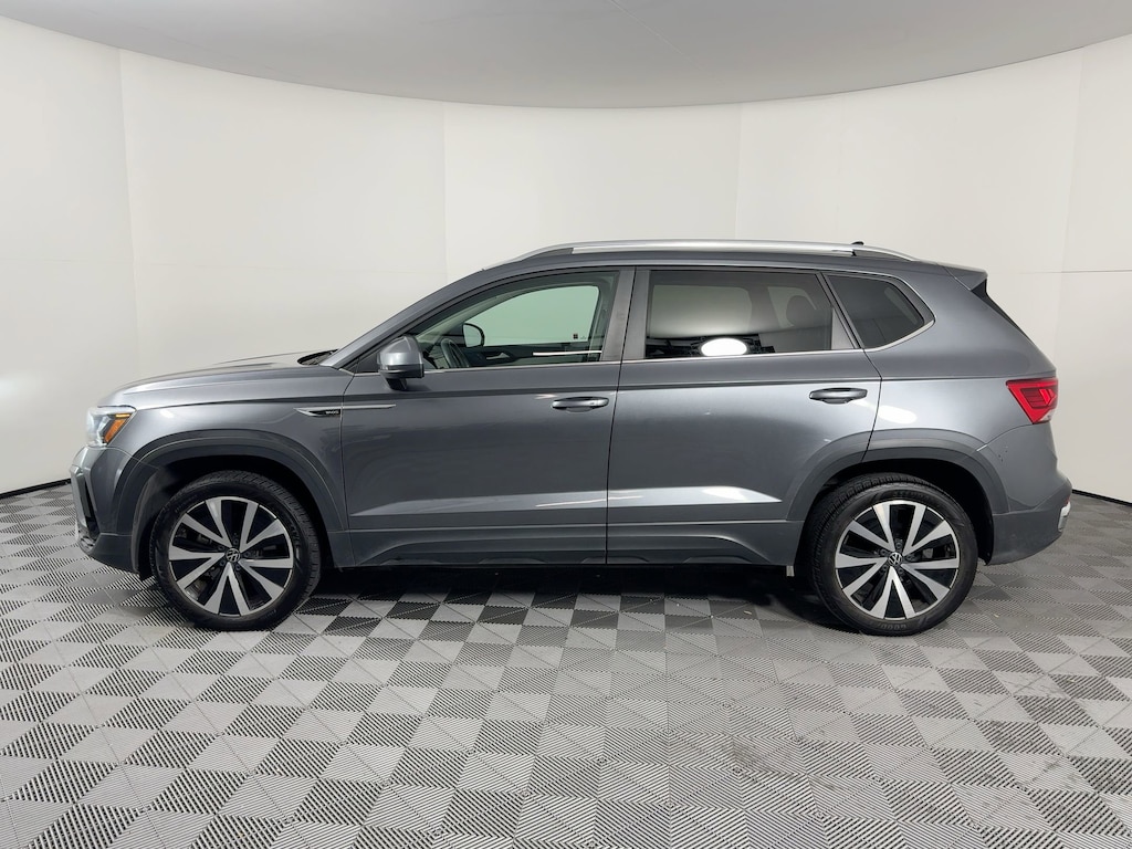 Used 2022 Volkswagen Taos SE SUV