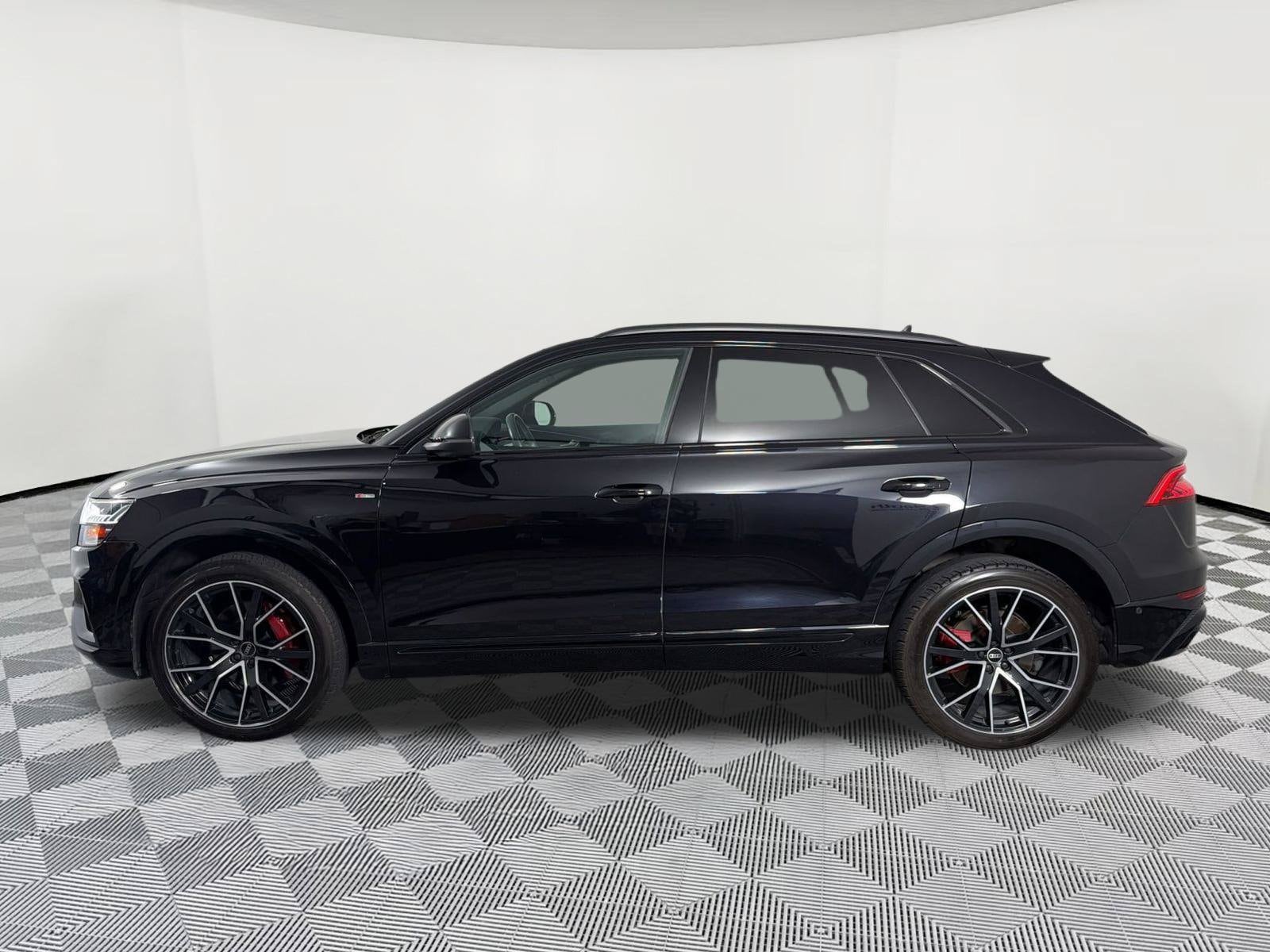 Q8 Premium Plus SUV