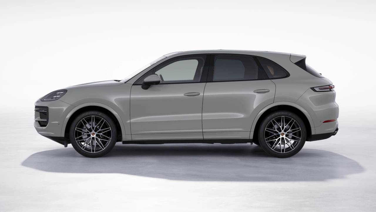 2026 Porsche Cayenne photo 2